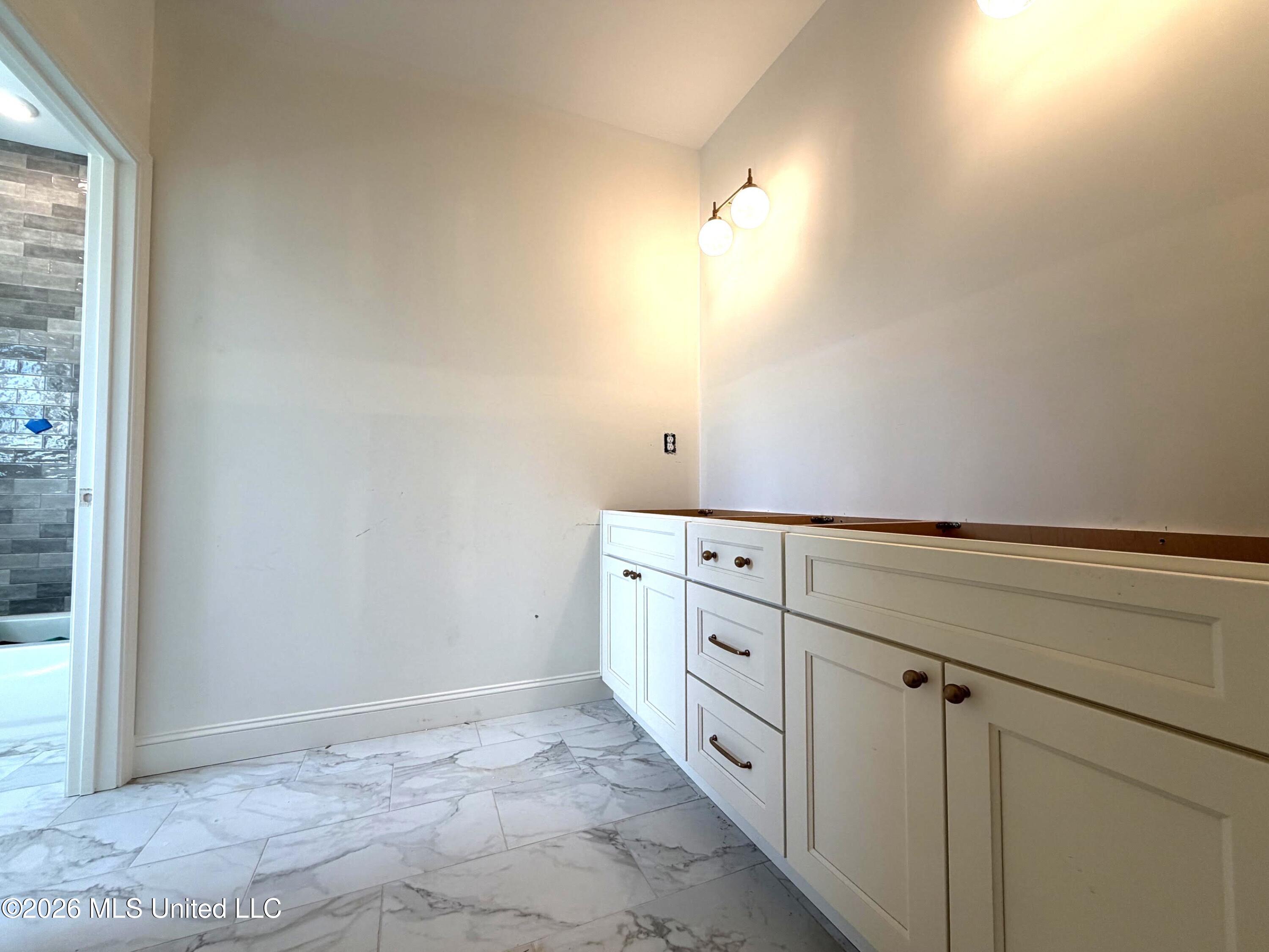 2061 Livingston Way Property Photo 22