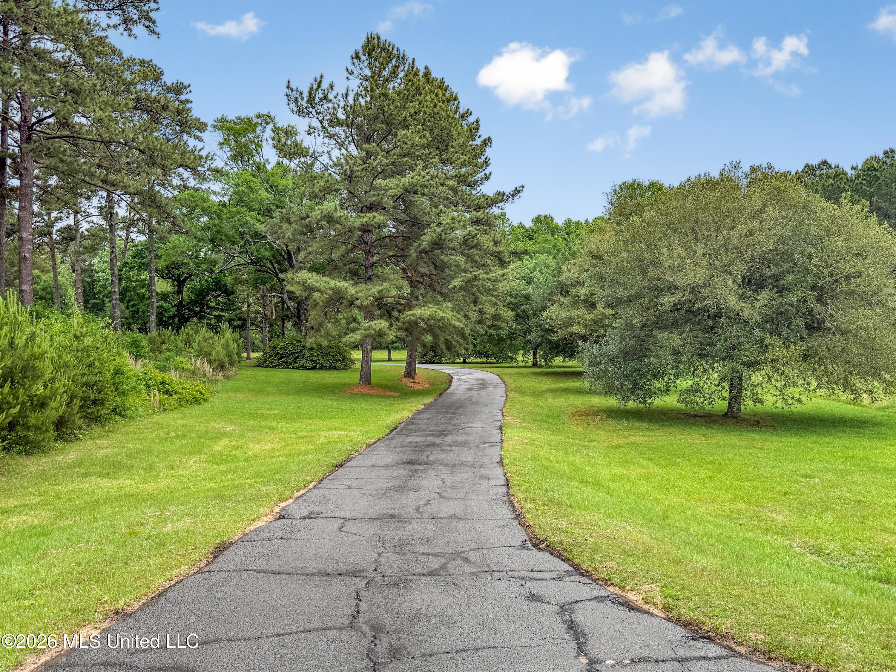 2039 Perrott Road Property Photo 4