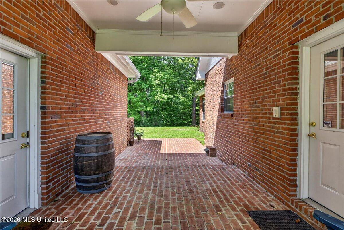 2039 Perrott Road Property Photo 23