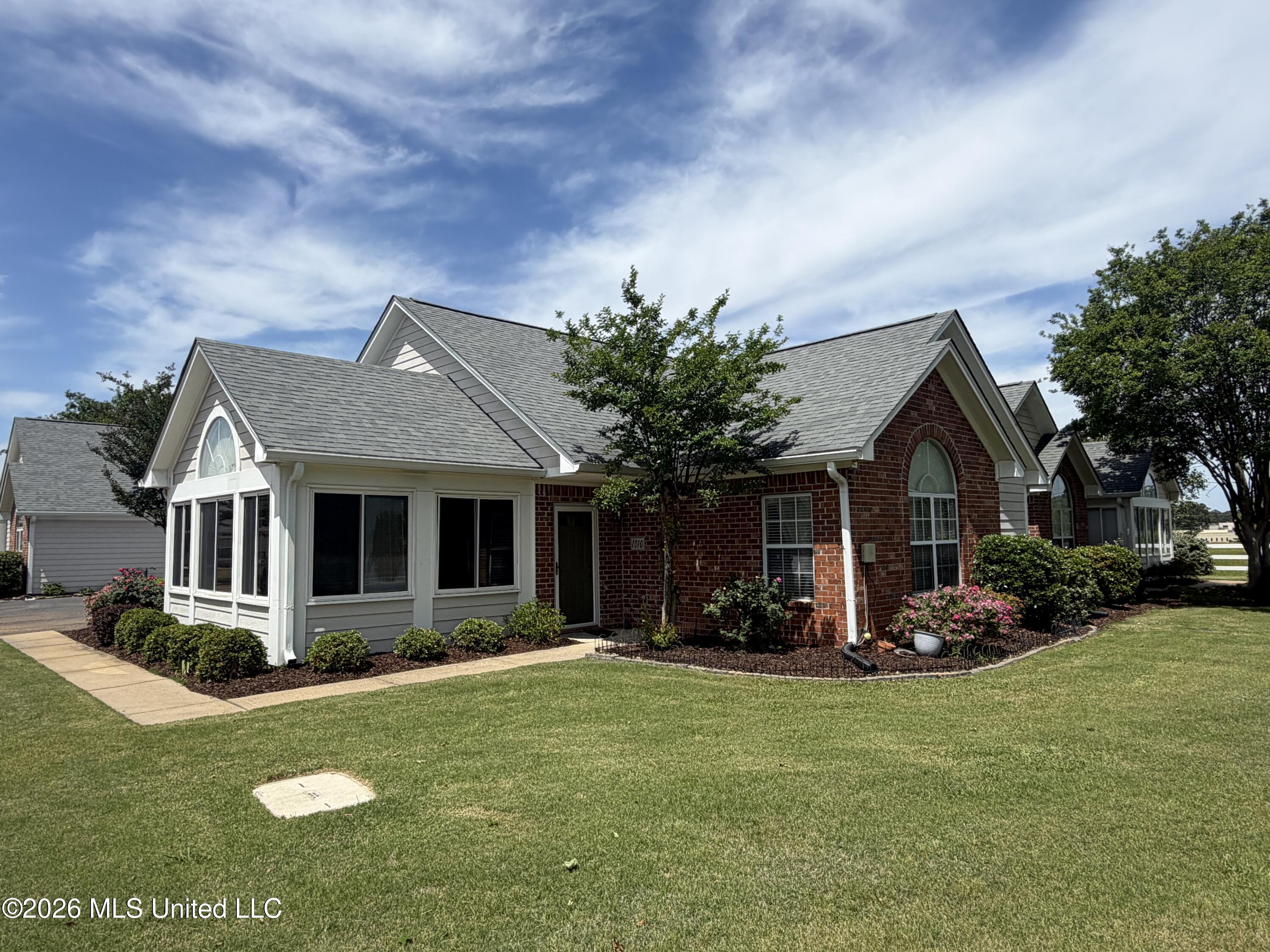 1010 Gerrits Landing Property Photo 4