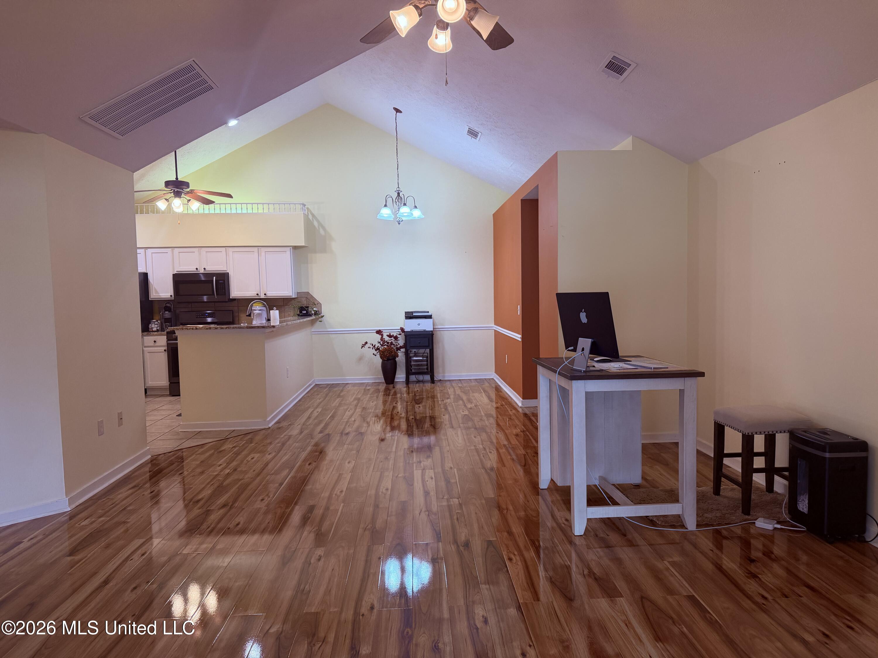 1010 Gerrits Landing Property Photo 6
