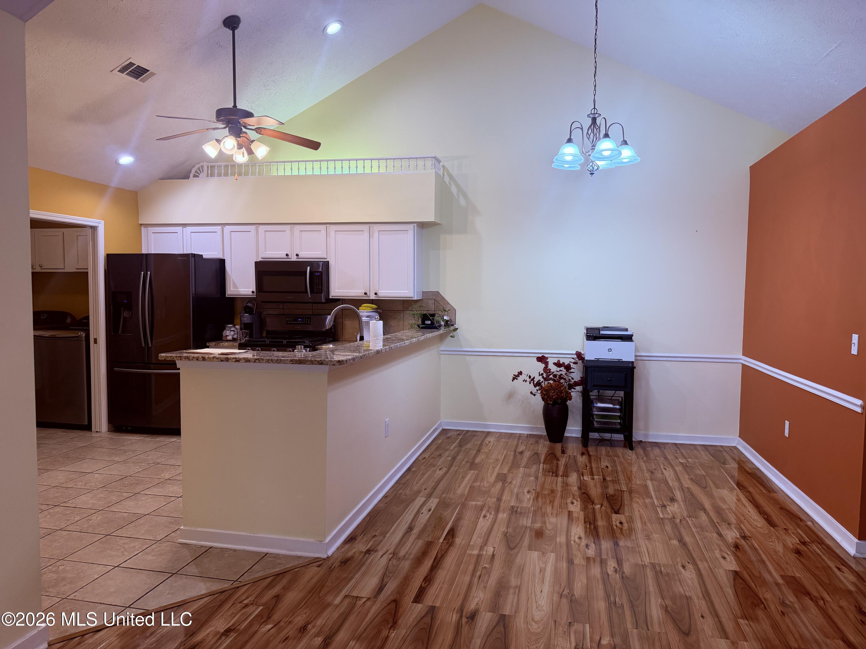 1010 Gerrits Landing Property Photo 7