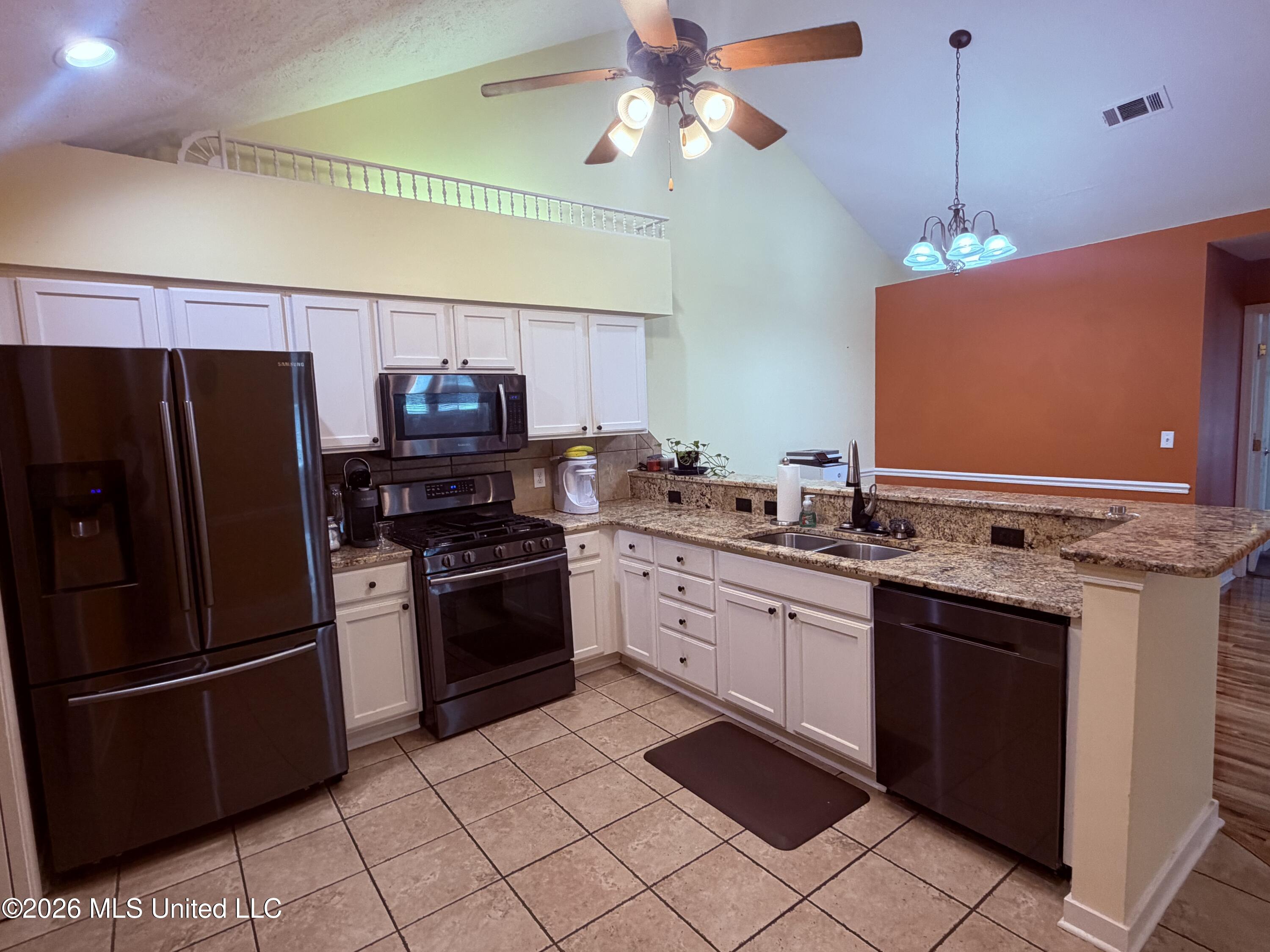 1010 Gerrits Landing Property Photo 11