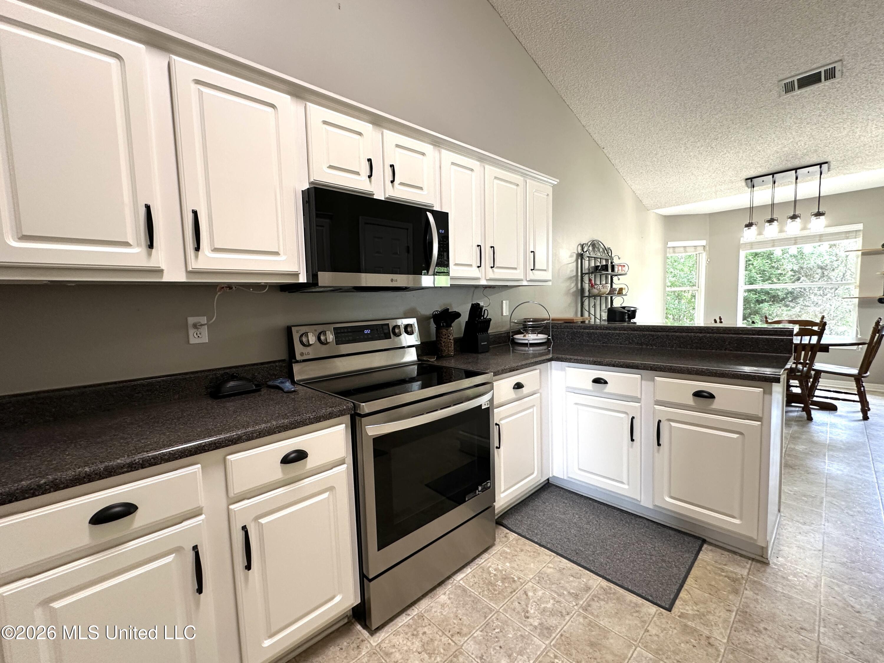 3031 Brookwood Drive Property Photo 13