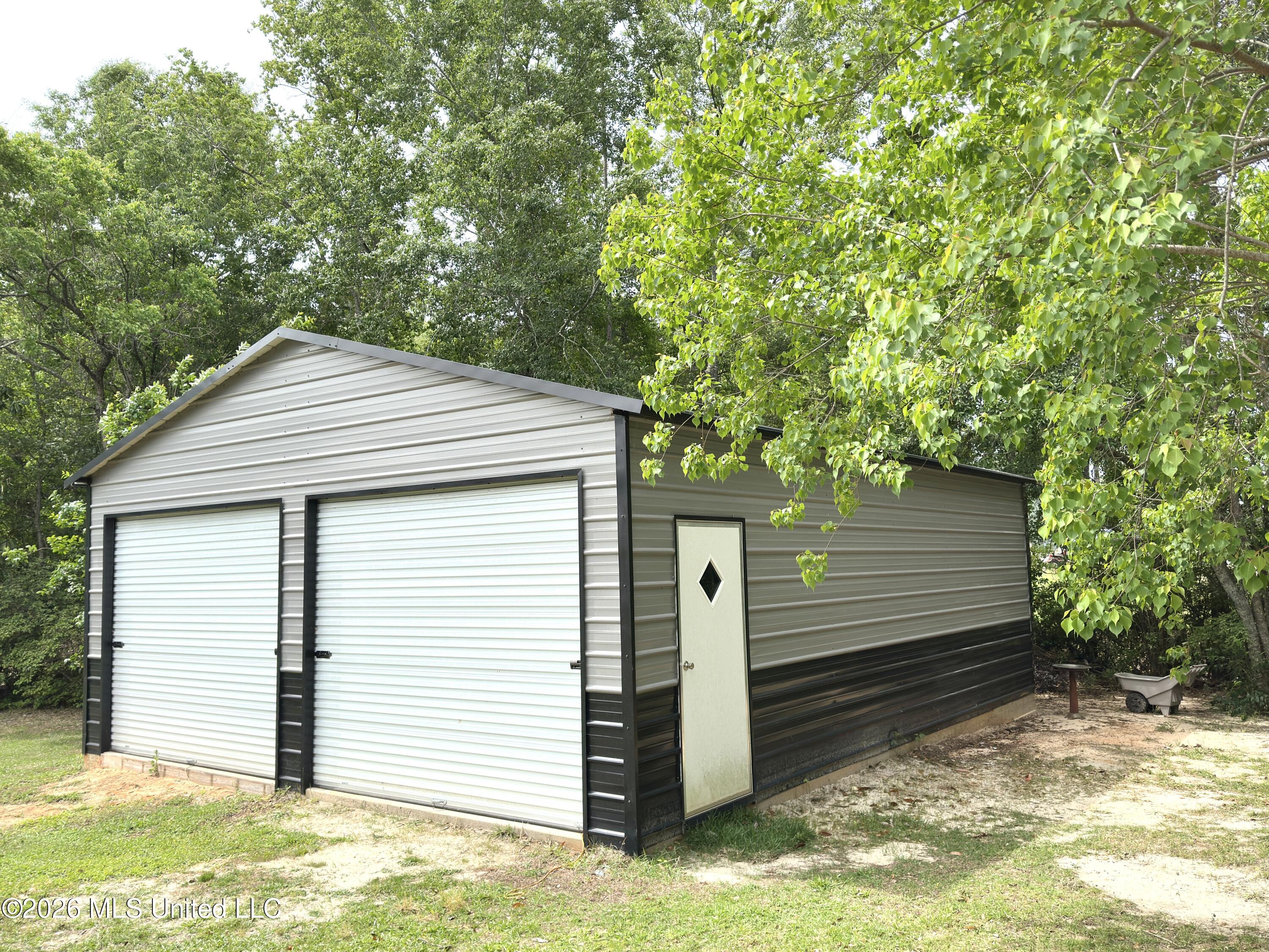 3031 Brookwood Drive Property Photo 32
