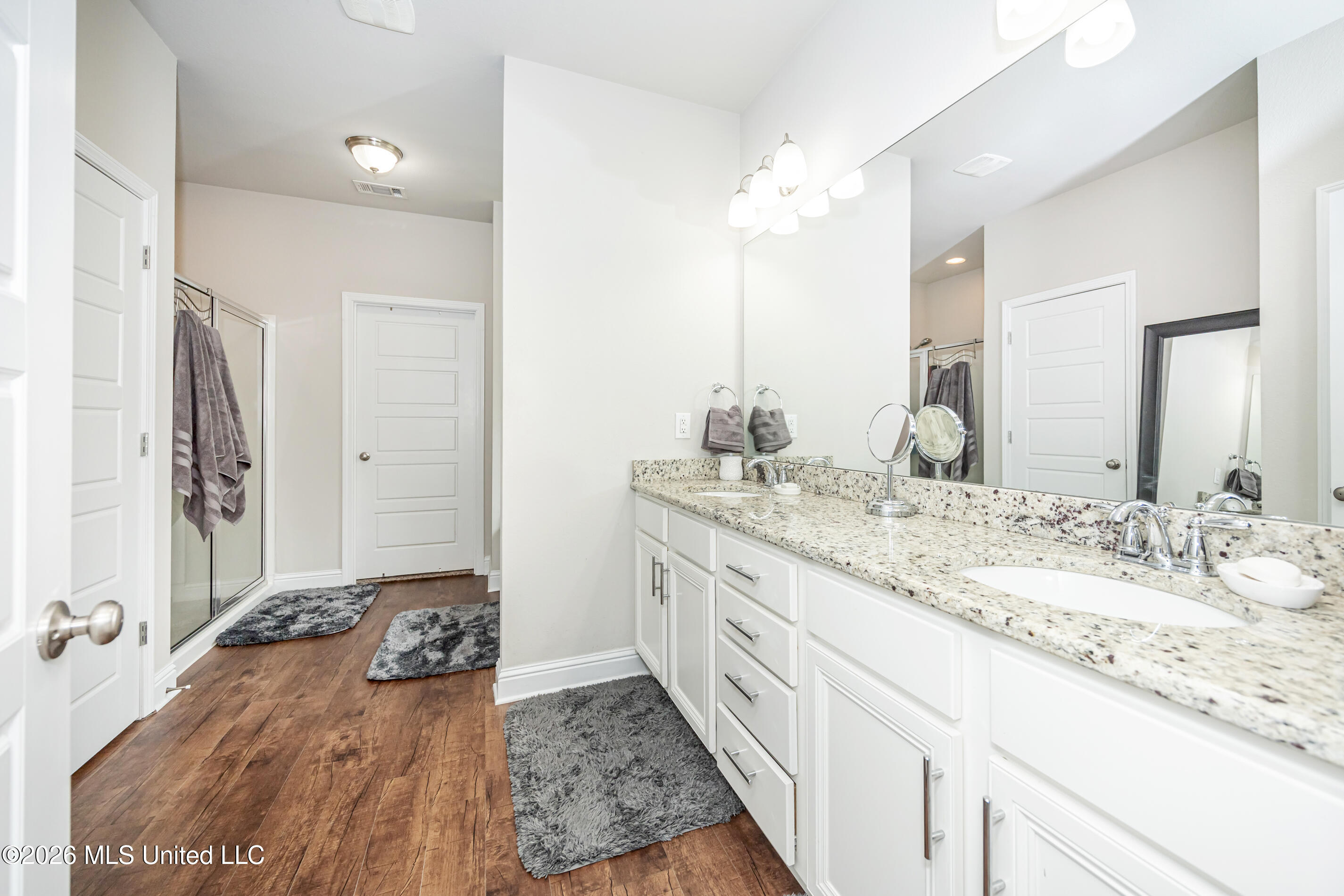 1006 Prairiegrass Court Property Photo 28