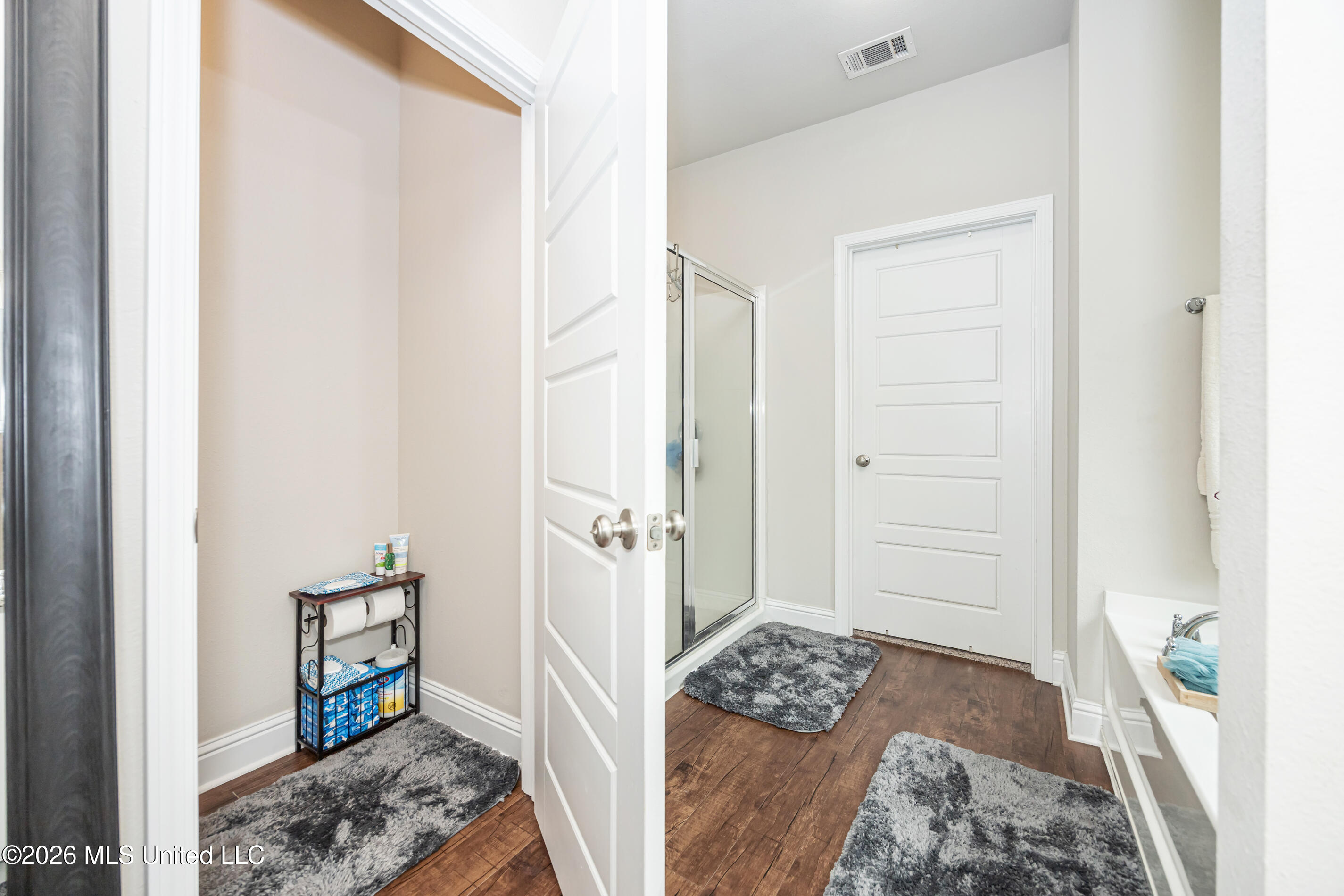 1006 Prairiegrass Court Property Photo 29