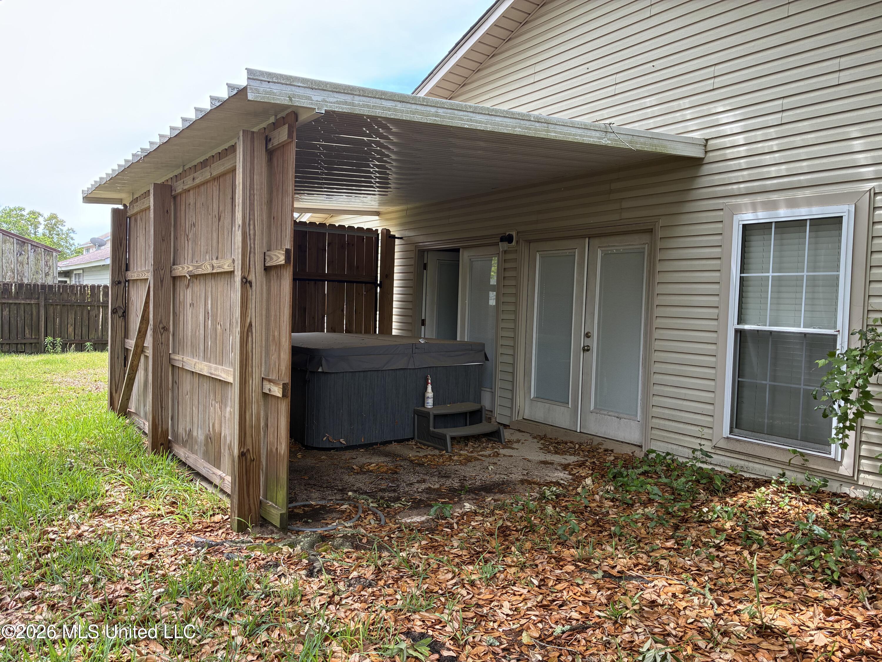 1708 Geerkin Street Property Photo 6