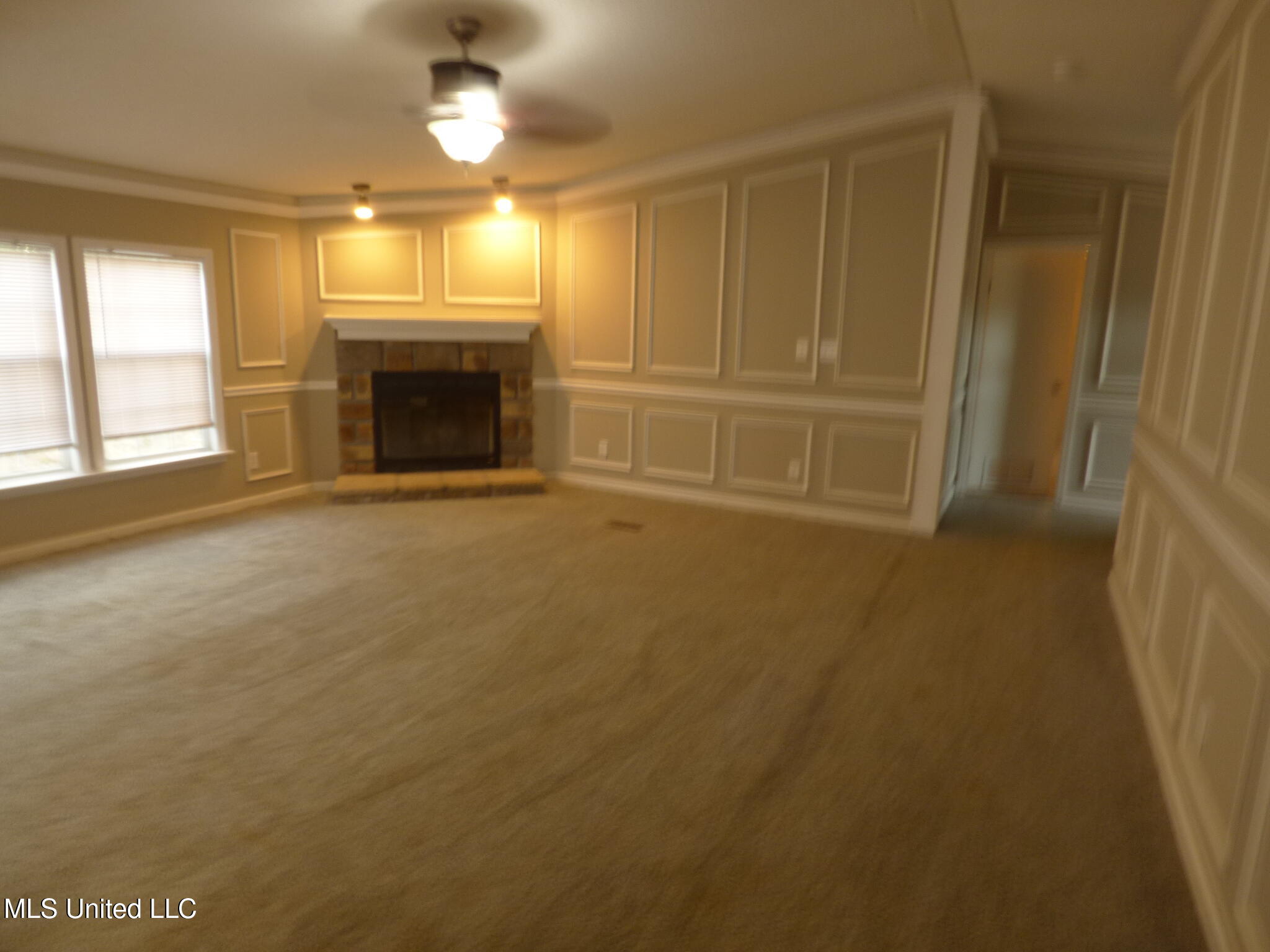2075 Hartwell Road Property Photo 4