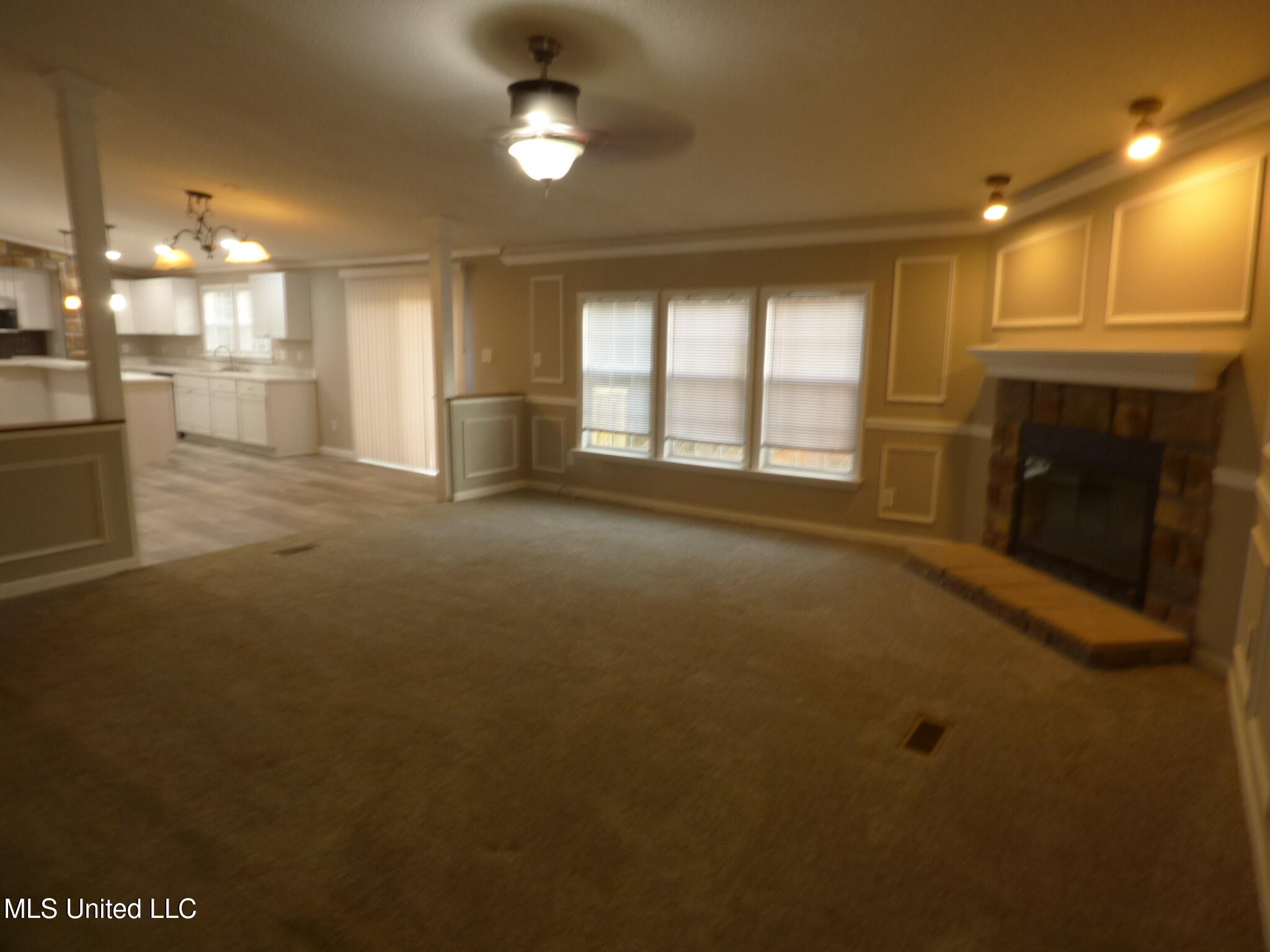 2075 Hartwell Road Property Photo 5
