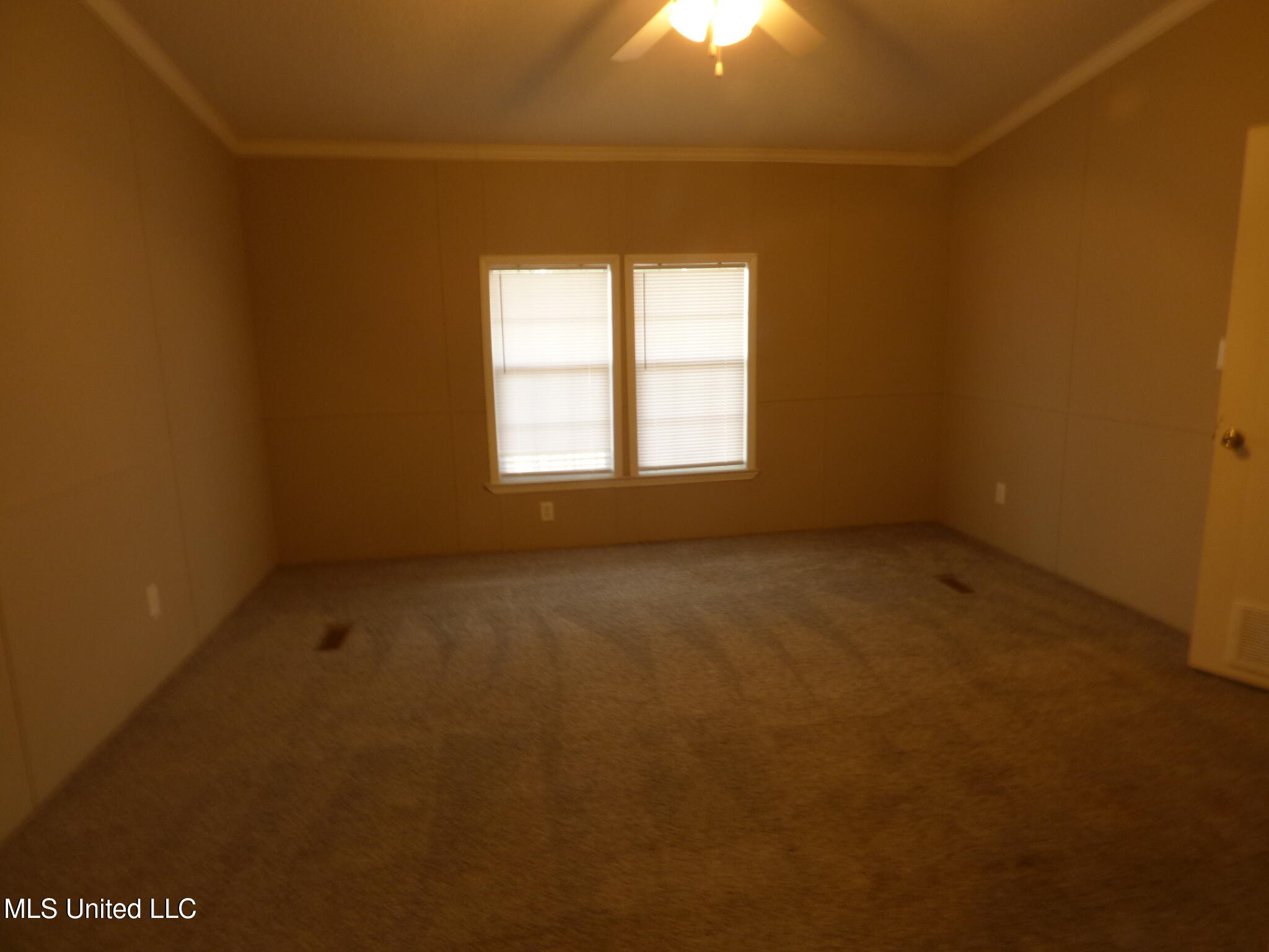 2075 Hartwell Road Property Photo 6
