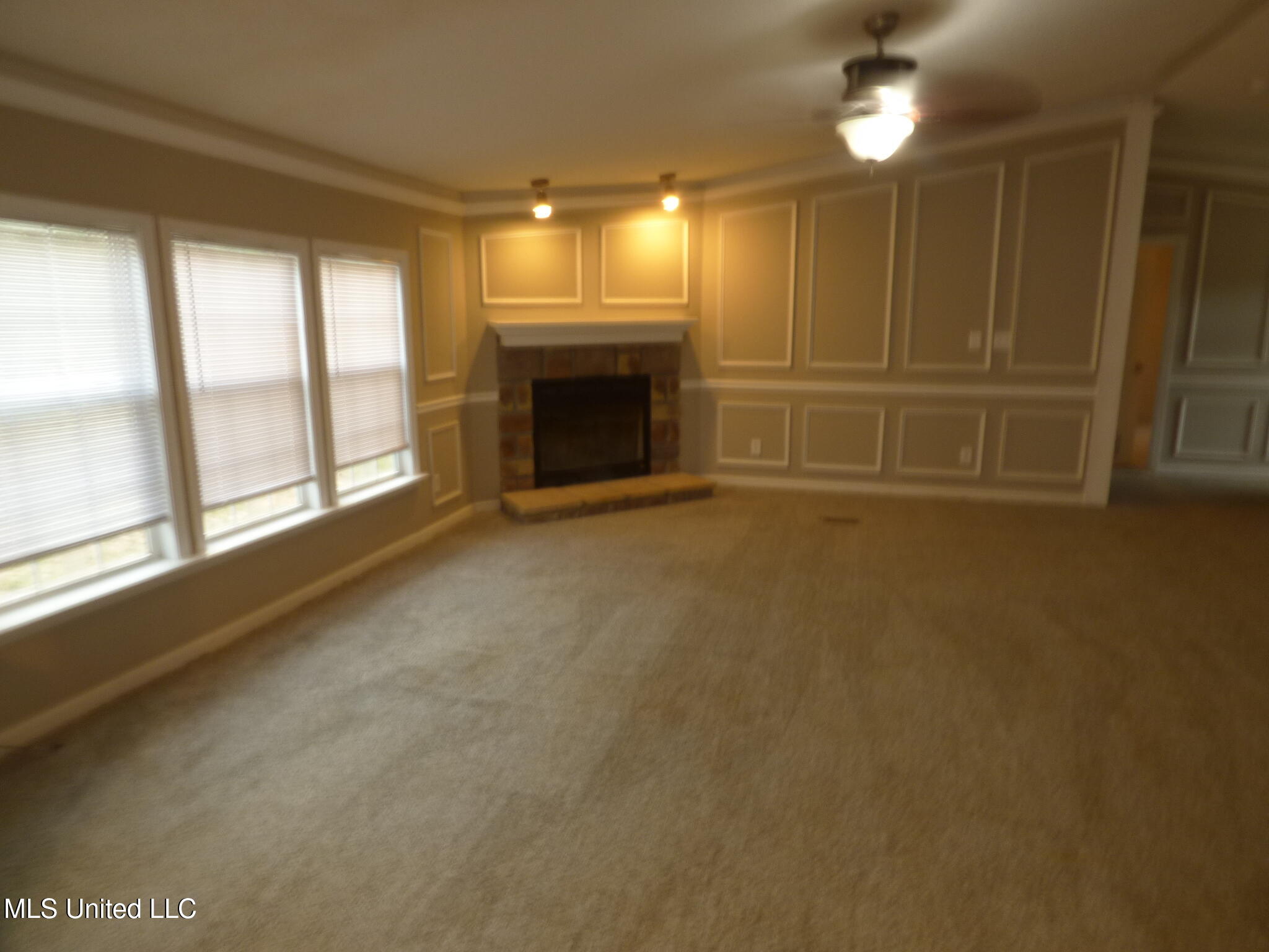 2075 Hartwell Road Property Photo 8