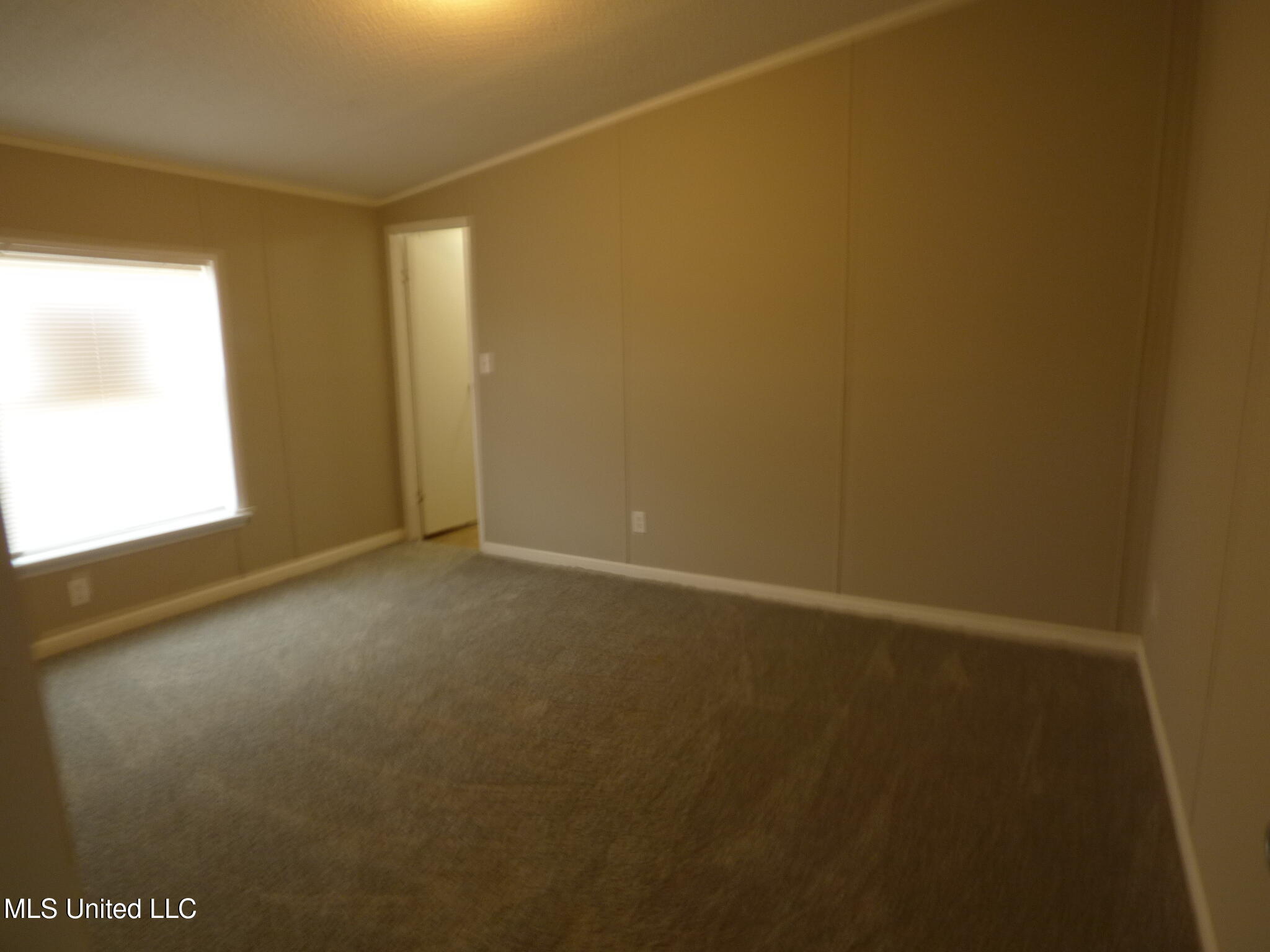 2075 Hartwell Road Property Photo 10