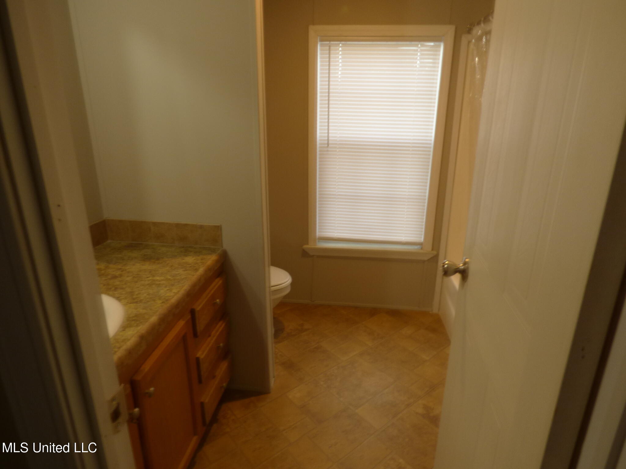 2075 Hartwell Road Property Photo 11