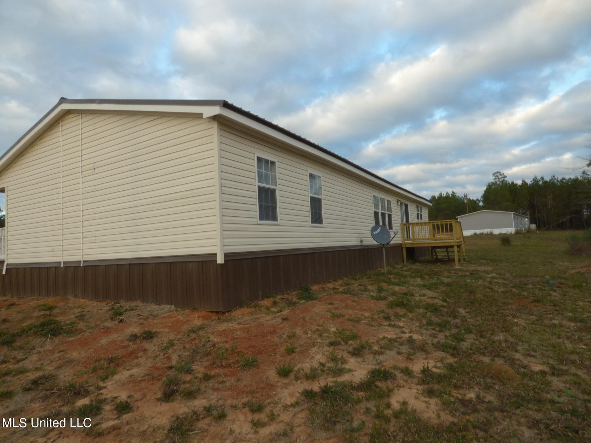 2075 Hartwell Road Property Photo 12