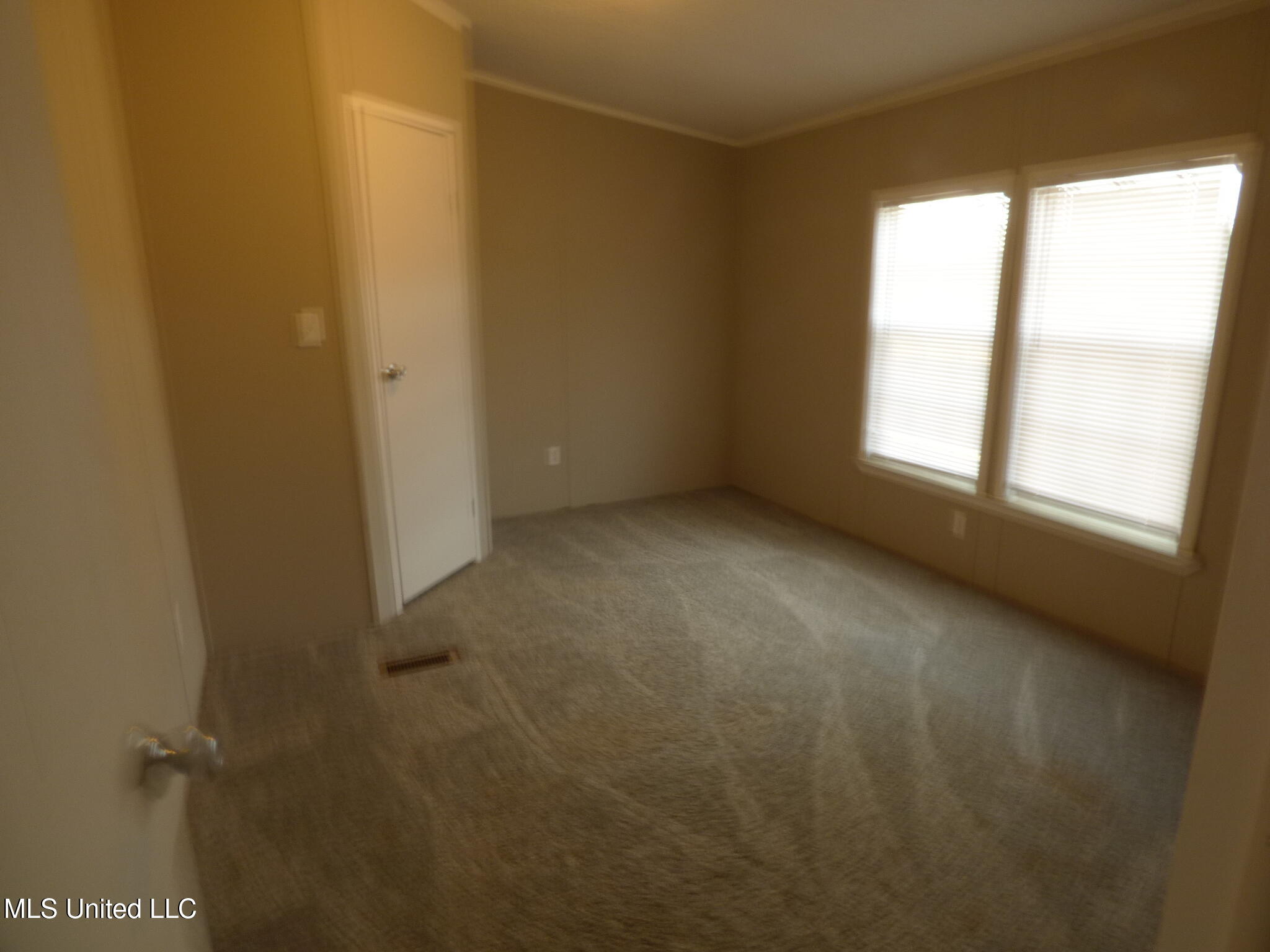 2075 Hartwell Road Property Photo 13