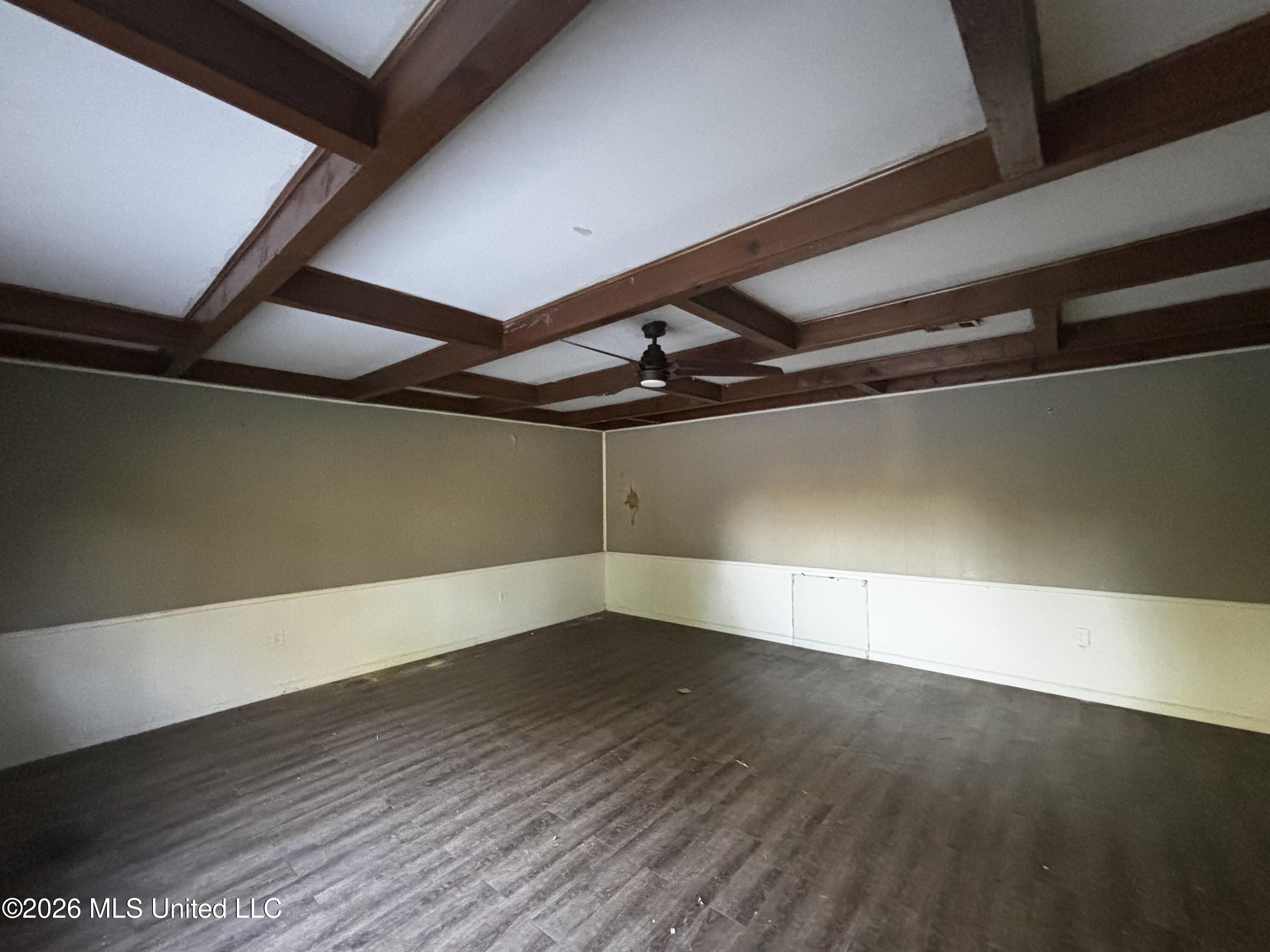 1124 Smith Lane Property Photo 5