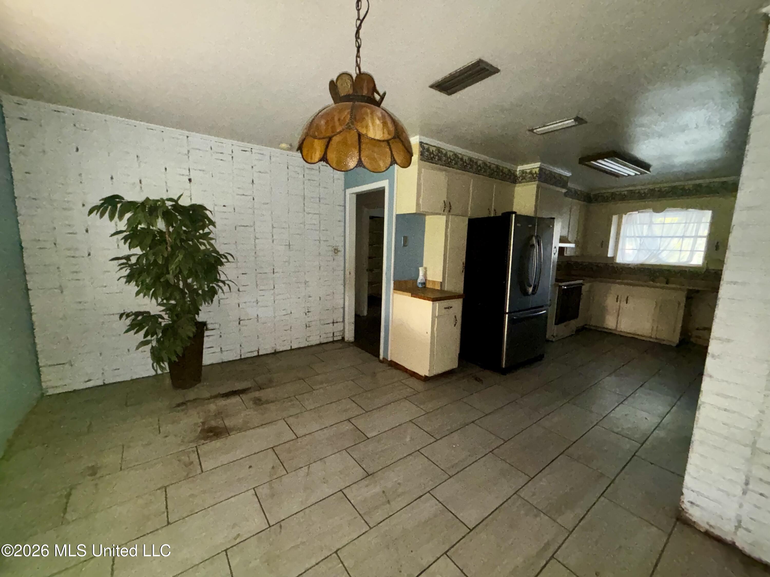 1124 Smith Lane Property Photo 6