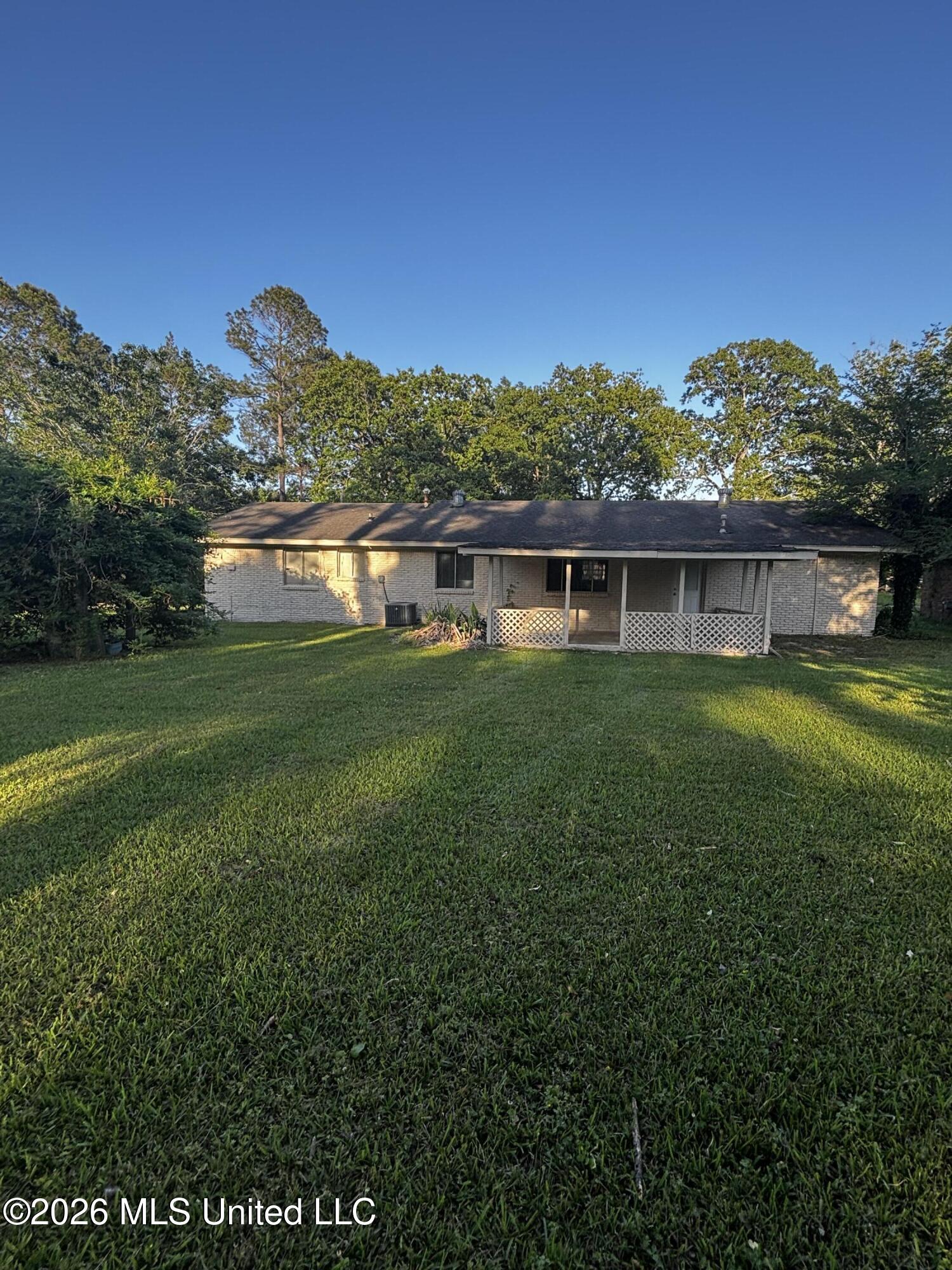 1124 Smith Lane Property Photo 7