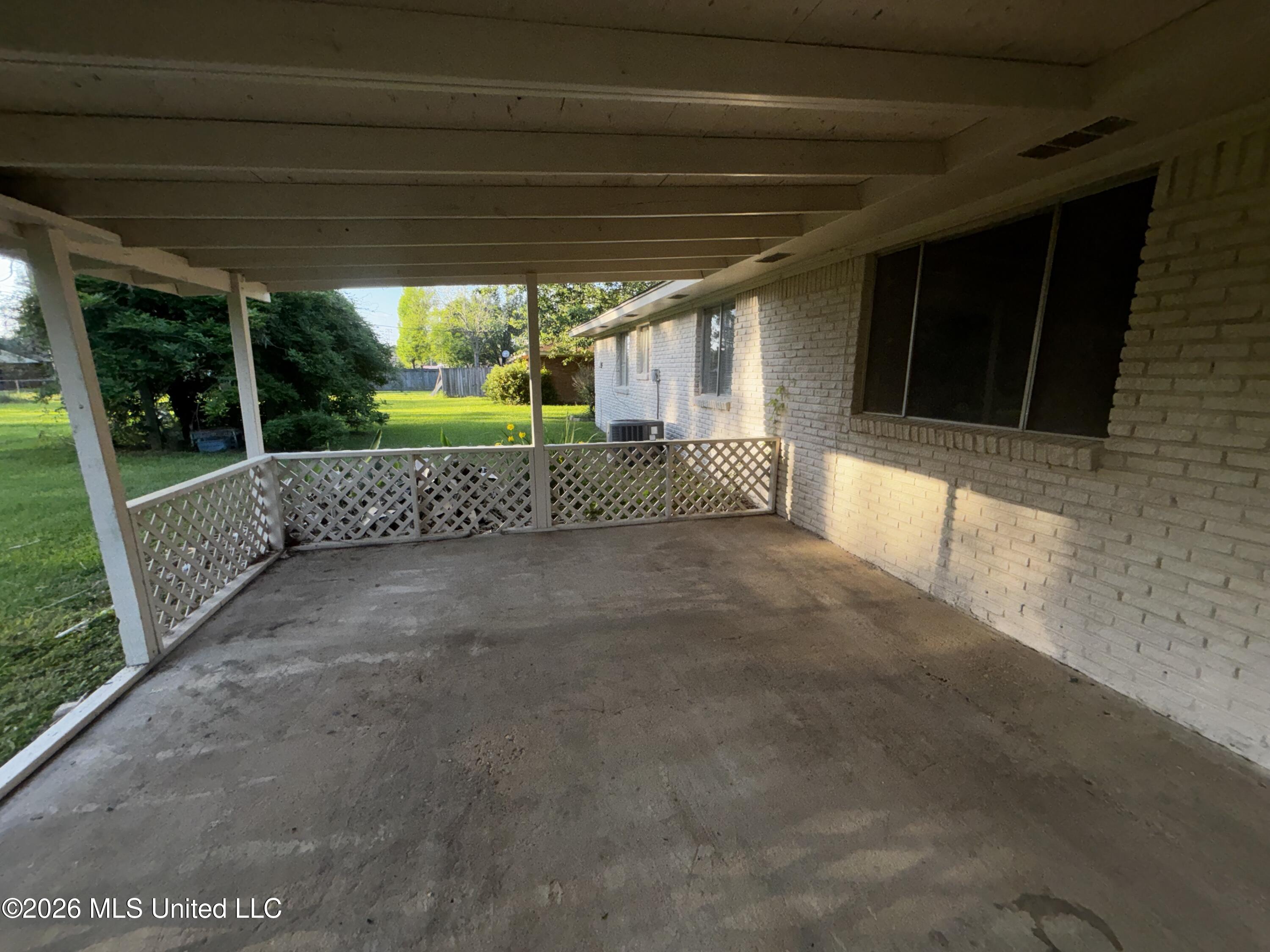 1124 Smith Lane Property Photo 8