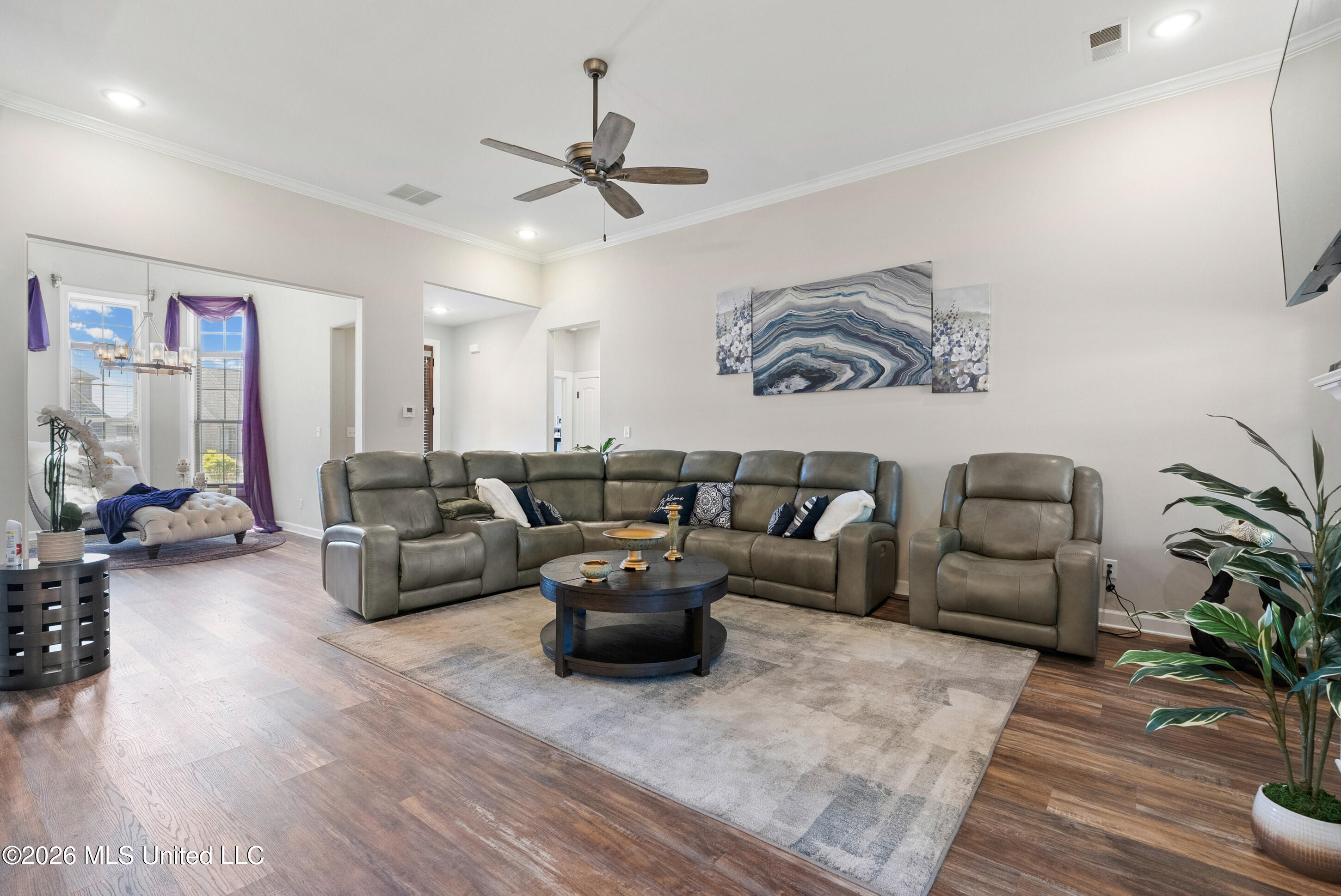 3776 Andreas Drive Property Photo 4