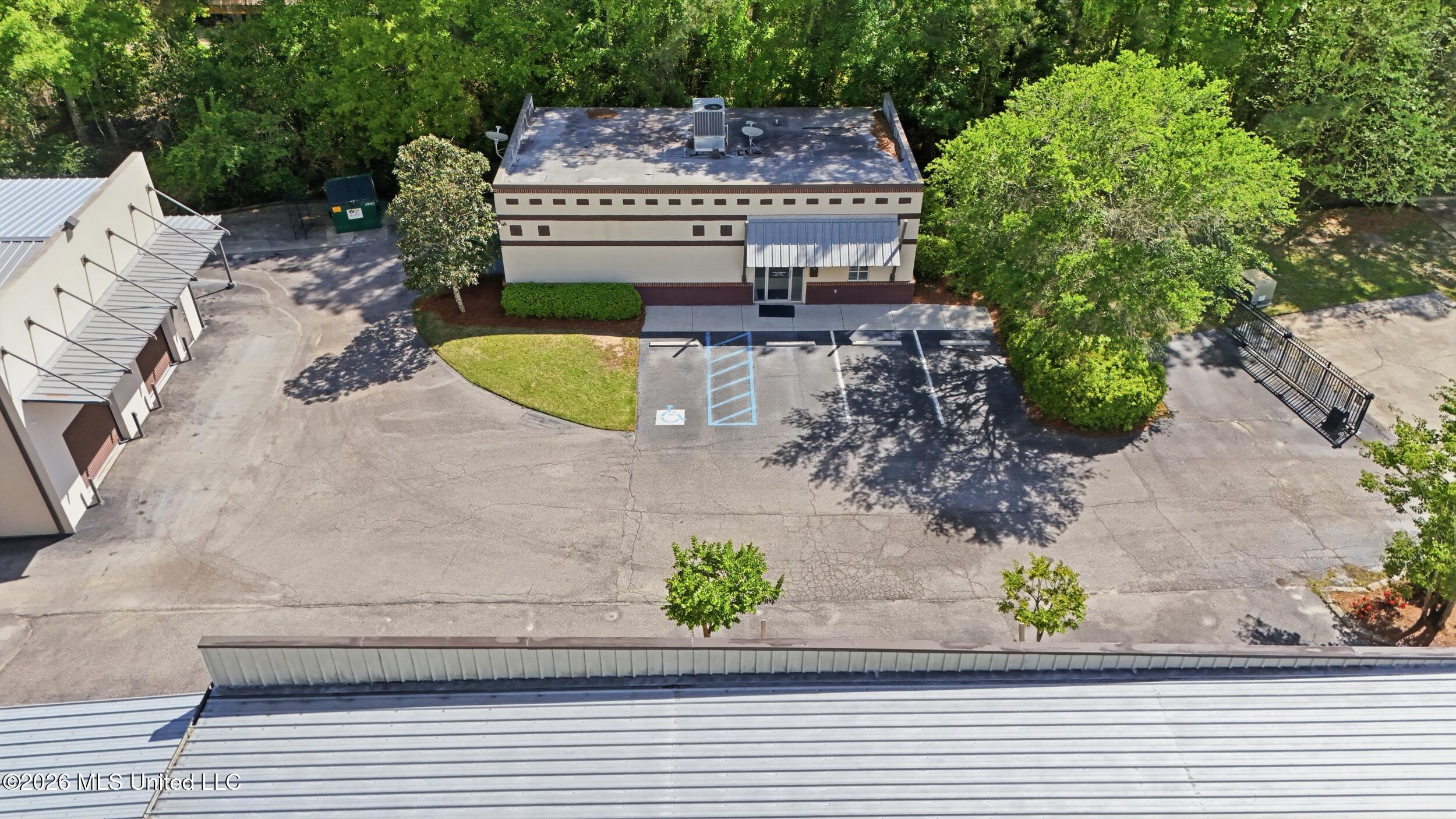 995 N Halstead Road Property Photo 4