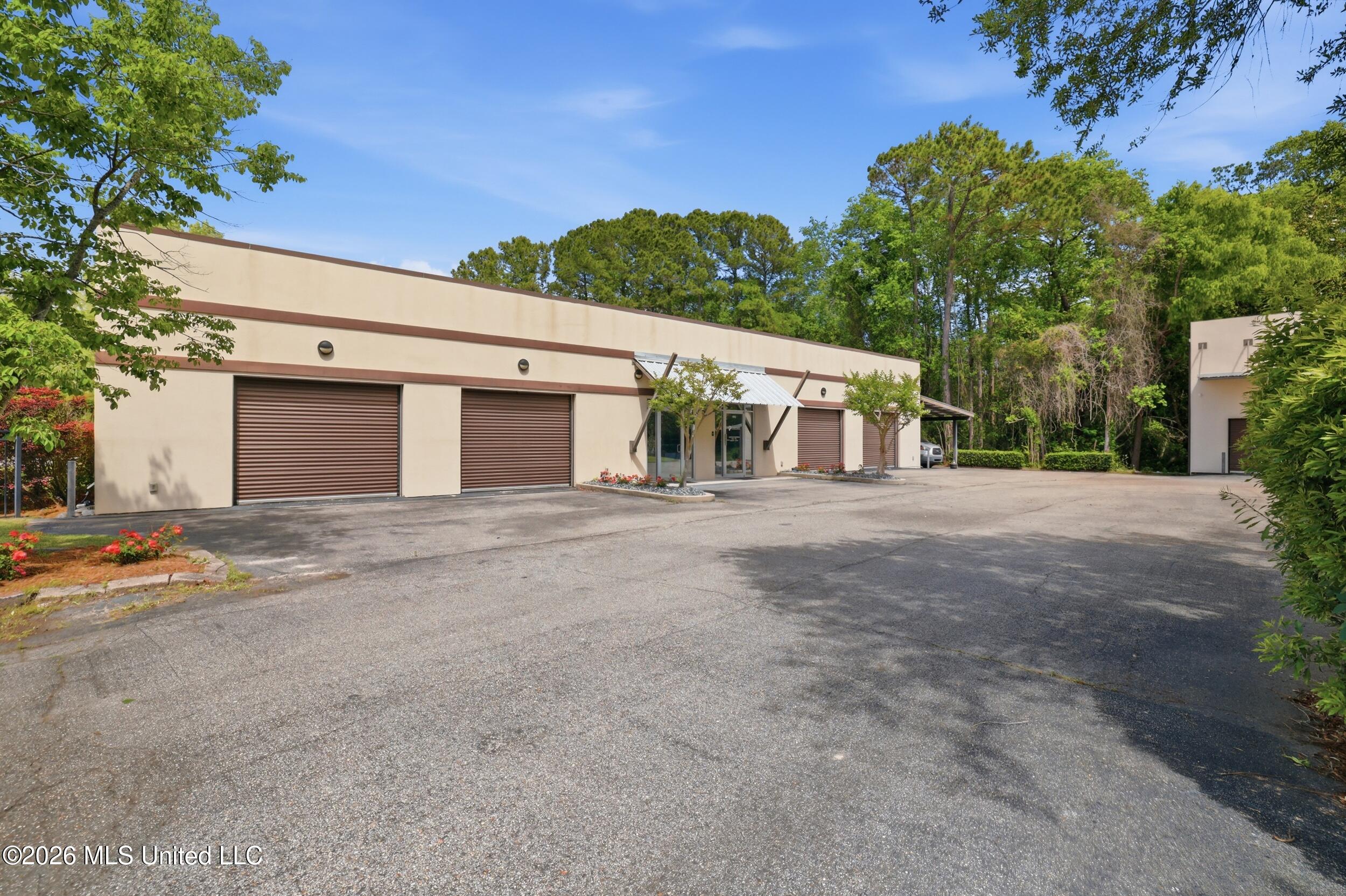 995 N Halstead Road Property Photo 11