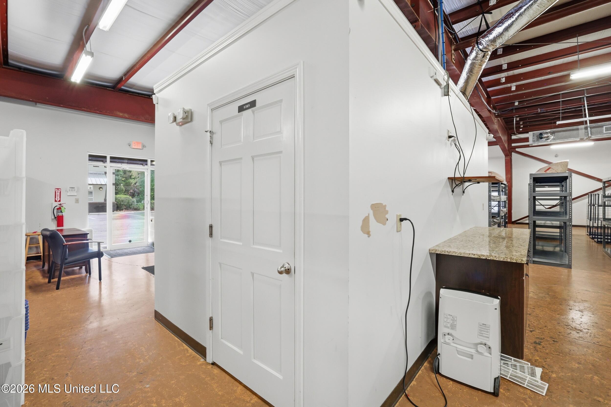 995 N Halstead Road Property Photo 31