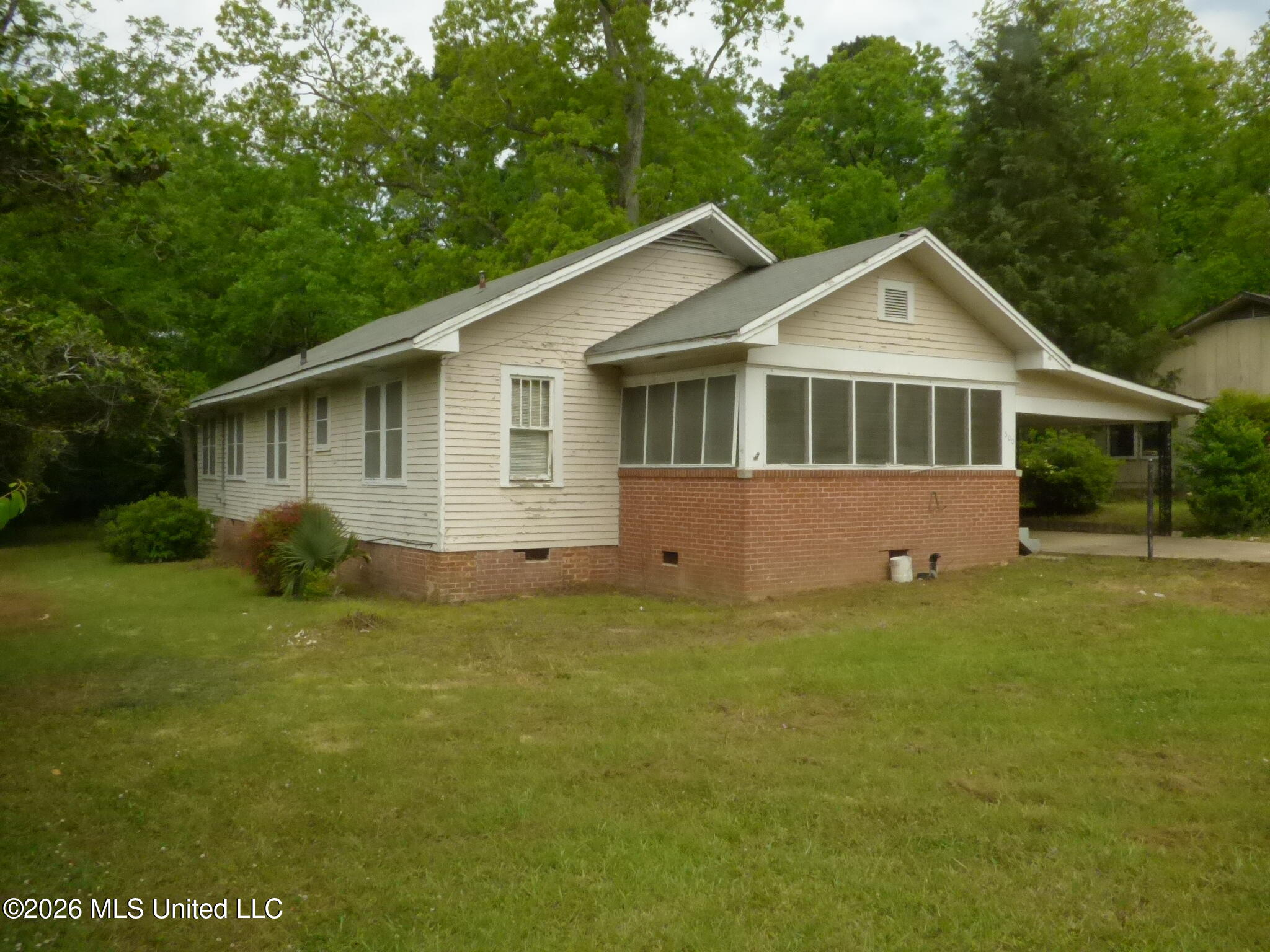 500 Poplar Street Property Photo 2