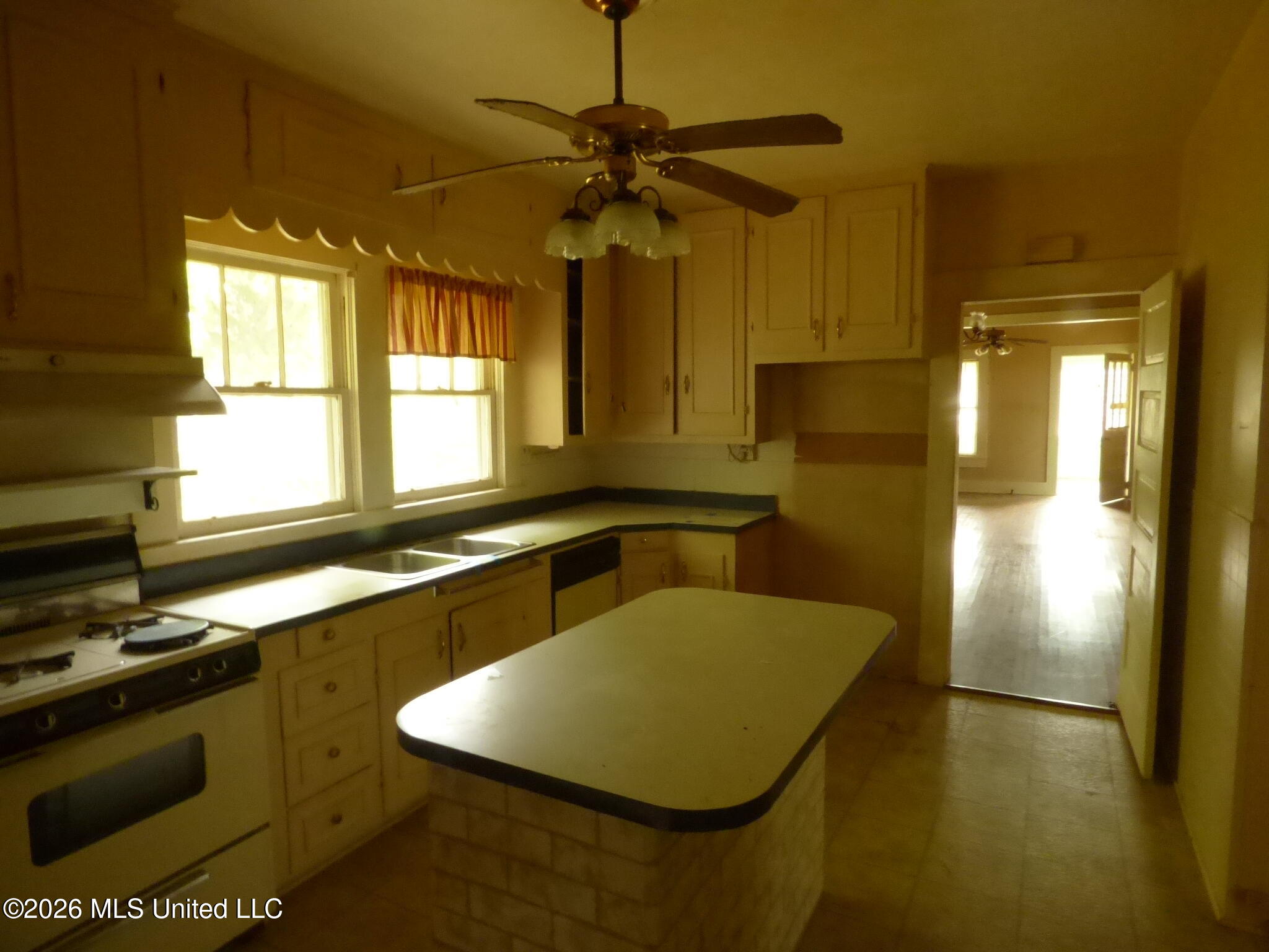 500 Poplar Street Property Photo 10