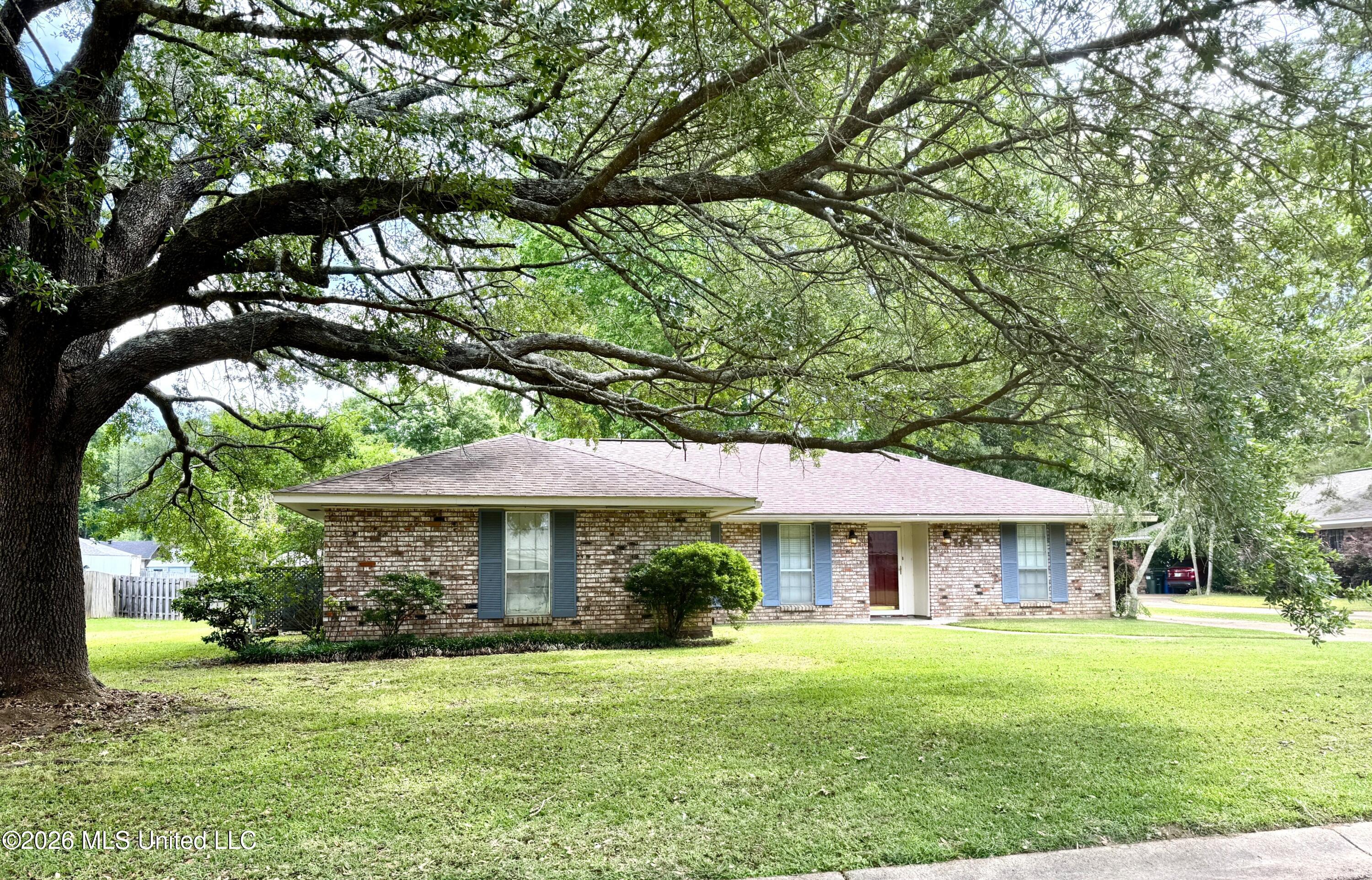 109 N Meadow Road Property Photo 1