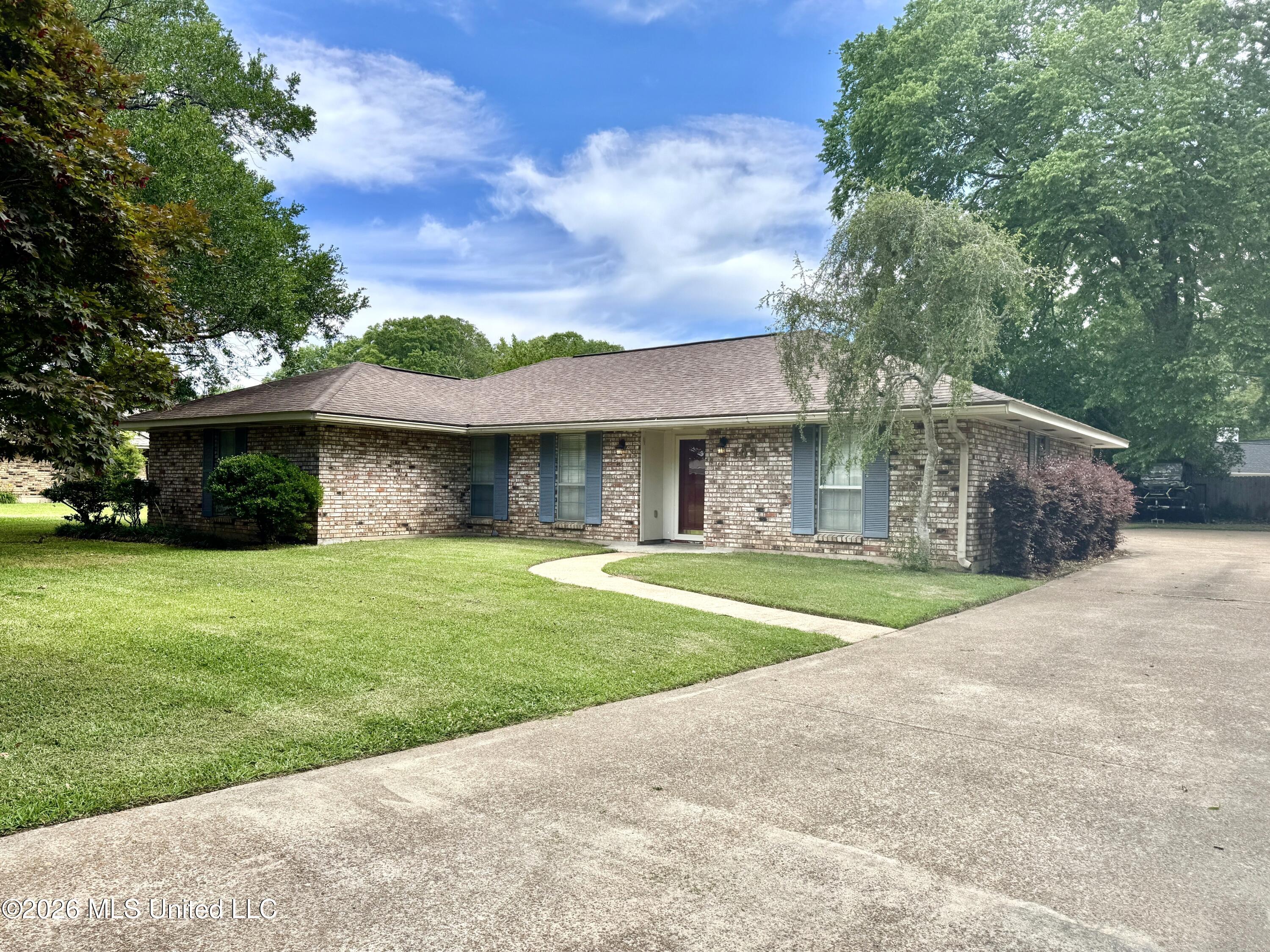 109 N Meadow Road Property Photo 2