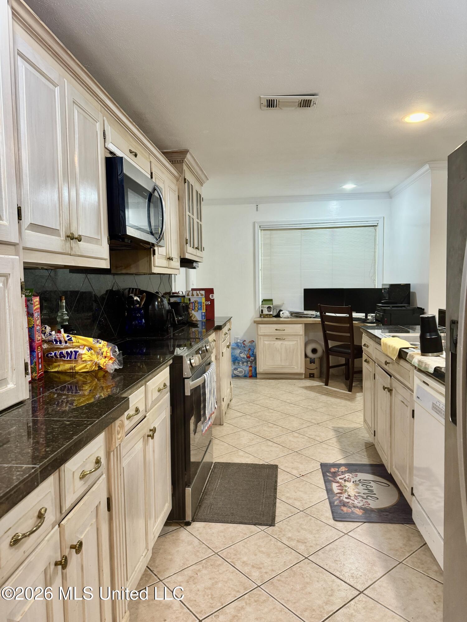 109 N Meadow Road Property Photo 4