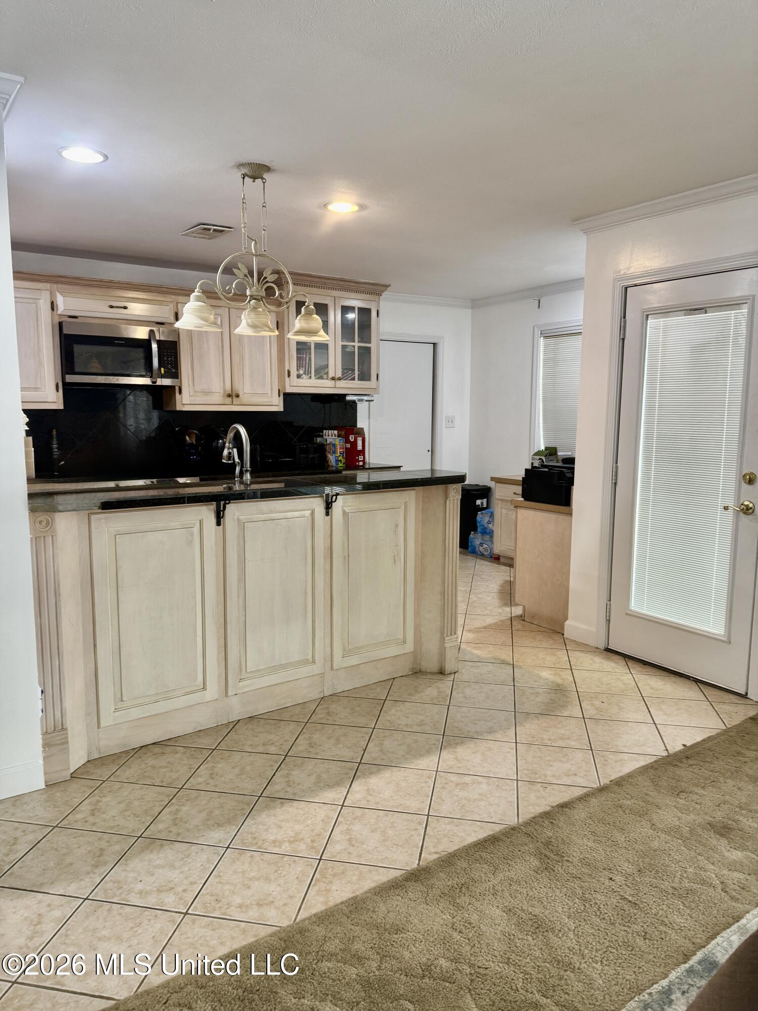 109 N Meadow Road Property Photo 7