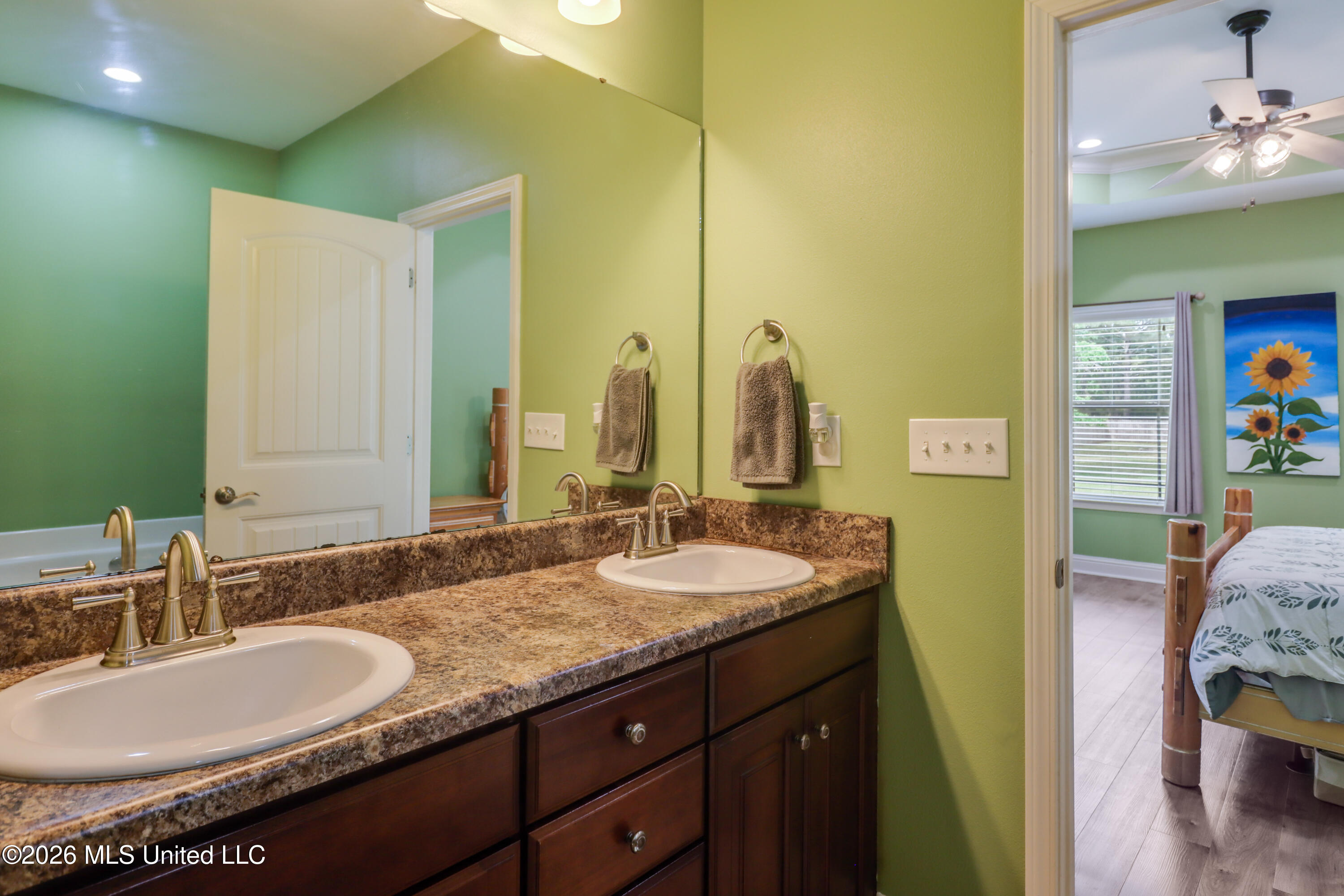 14467 N Swan Road Property Photo 19