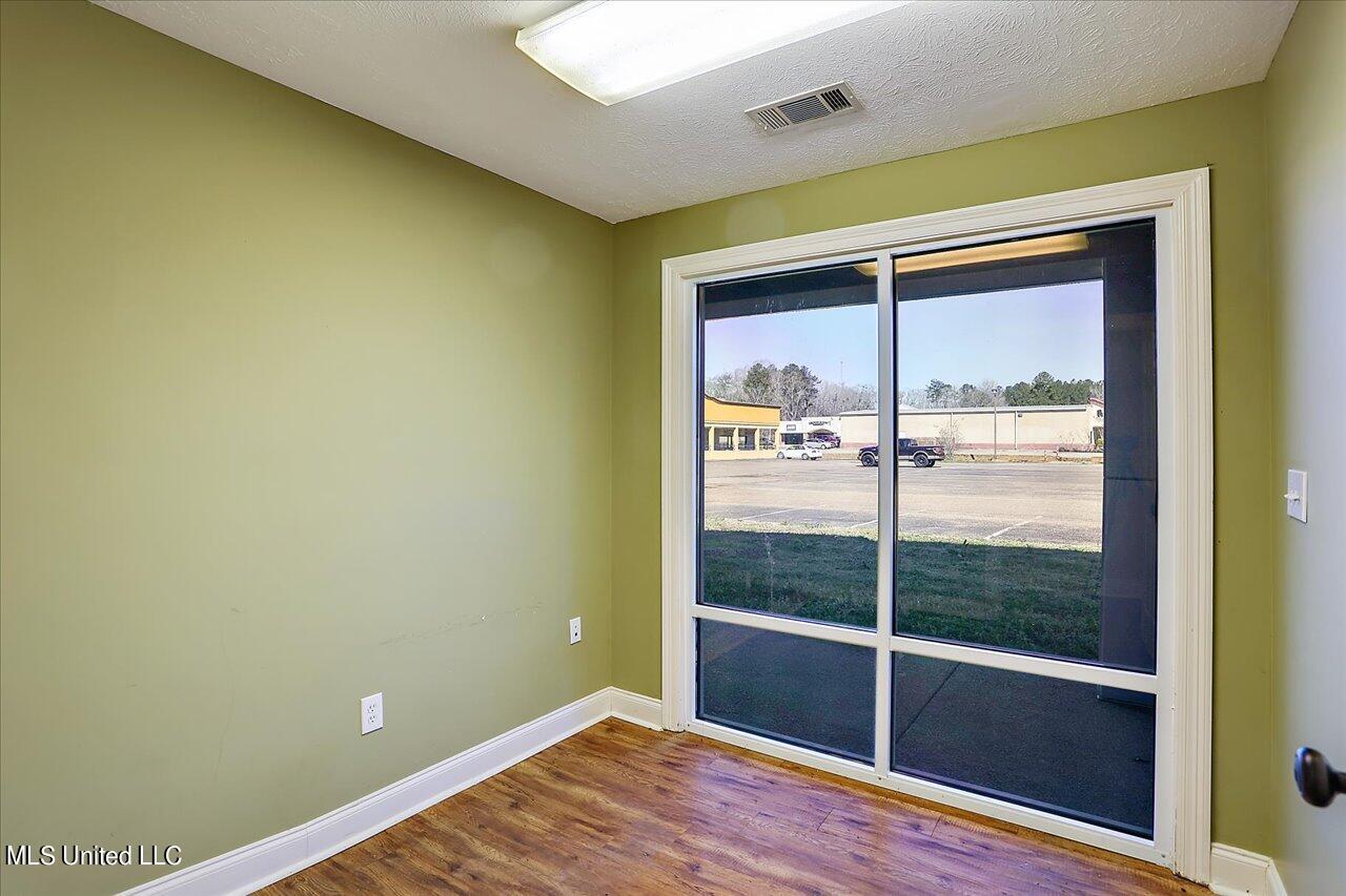 2873 Us 49 Property Photo 27