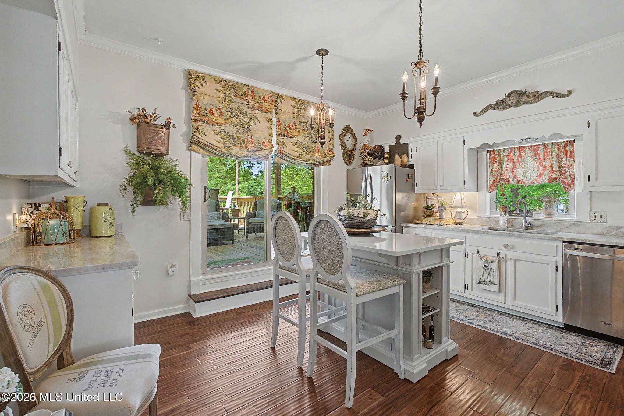 2155 Mount Pleasant Property Photo 13