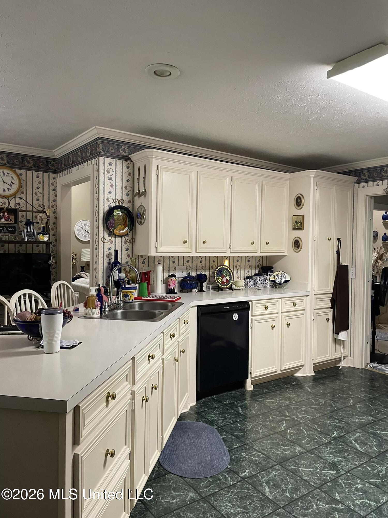 5253b Forest Hill Road Property Photo 12