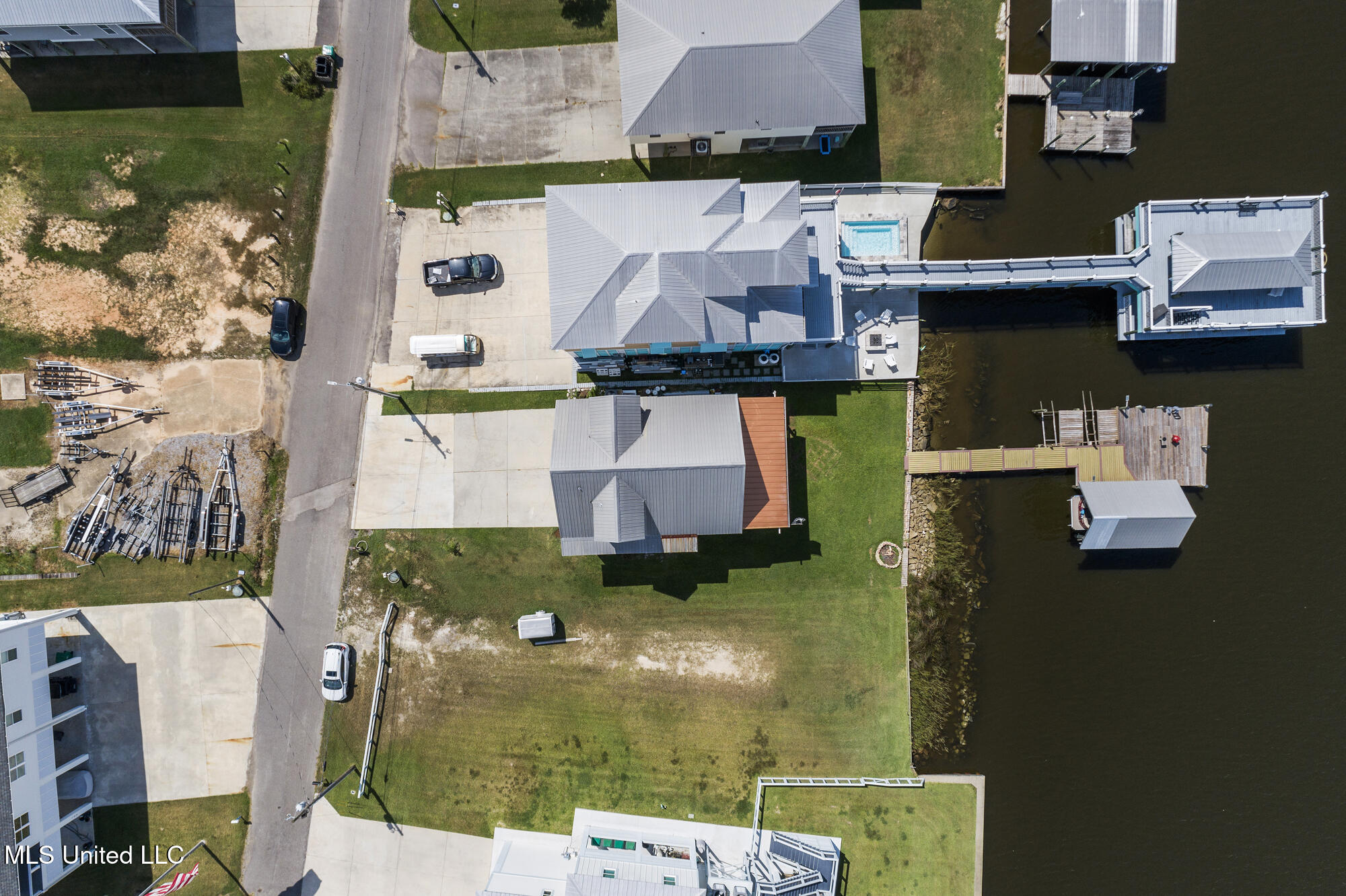 146 Elaine Drive Property Photo 40