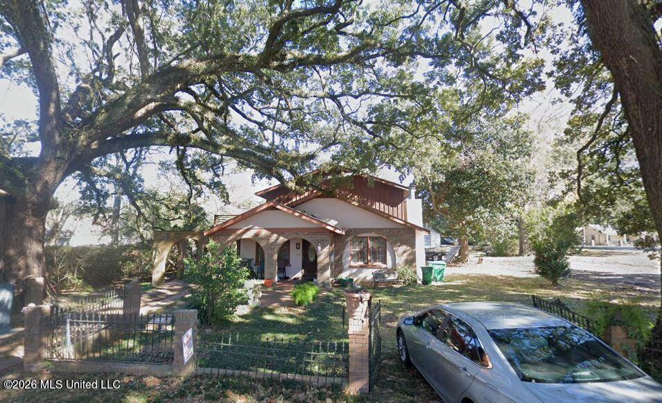 608 Magnolia Avenue Property Photo 2