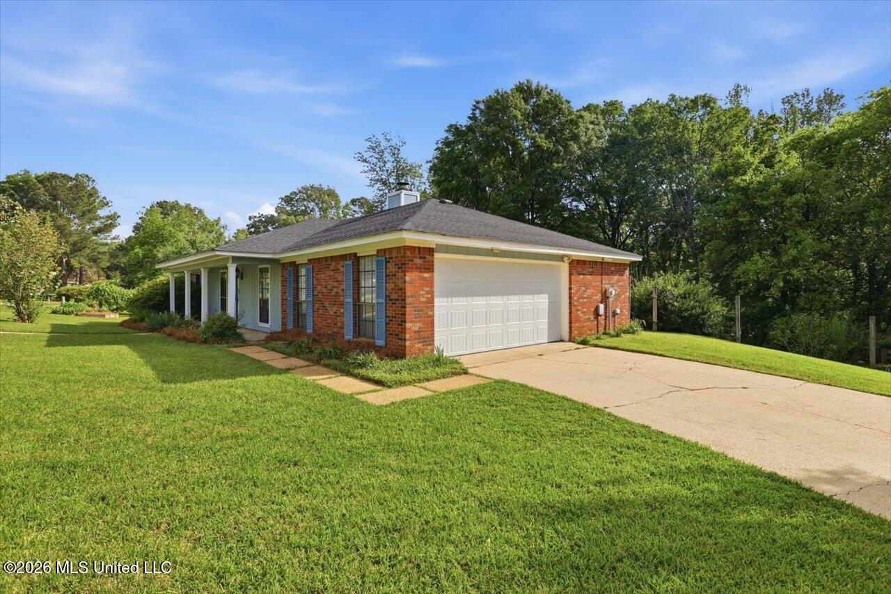 118 Spanish Moss Drive Property Photo 4