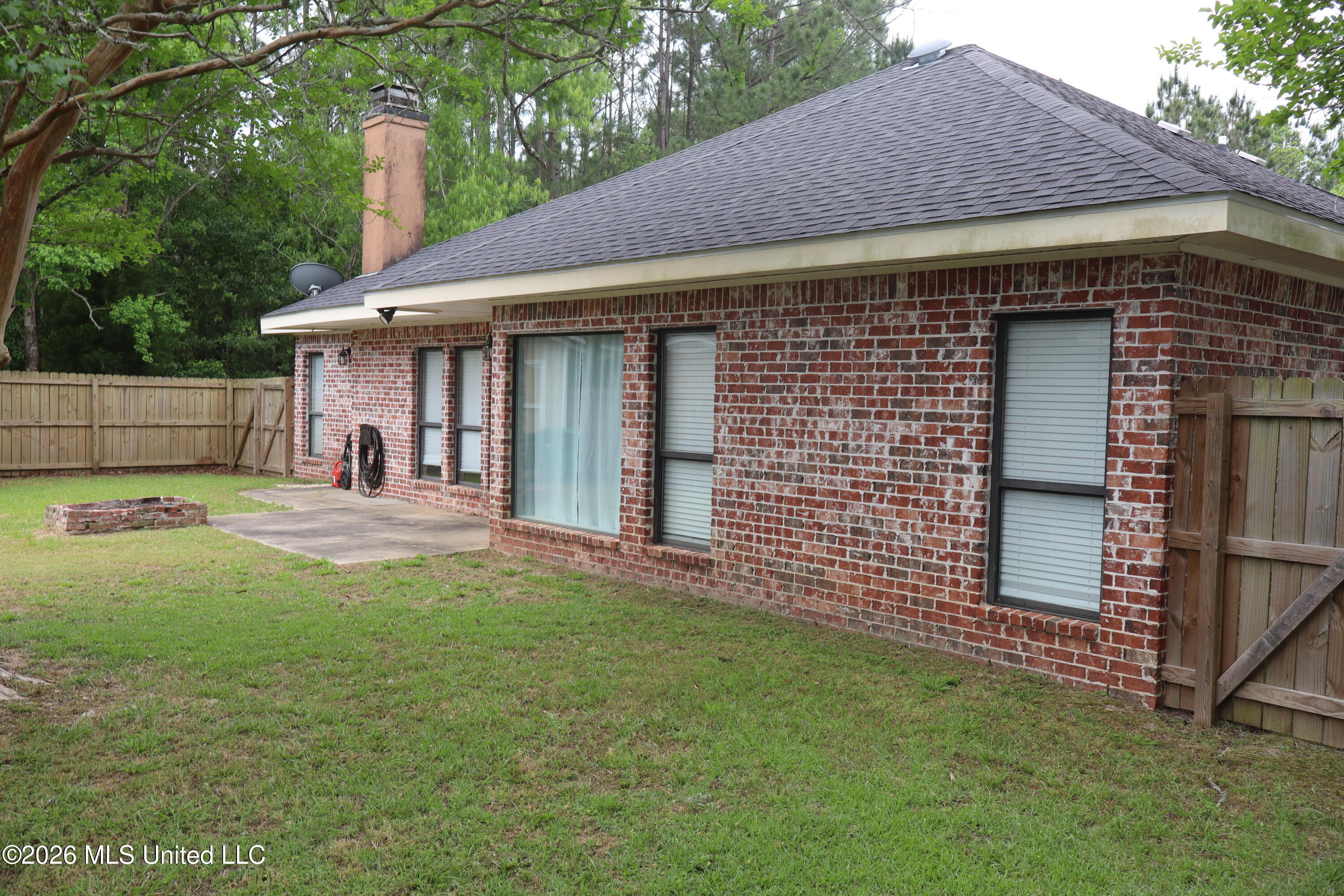 6717 Westwind Drive Property Photo 5