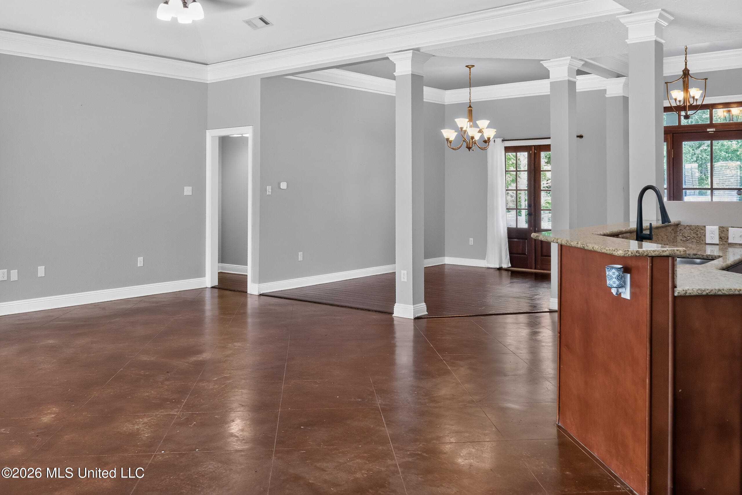 6717 Westwind Drive Property Photo 10