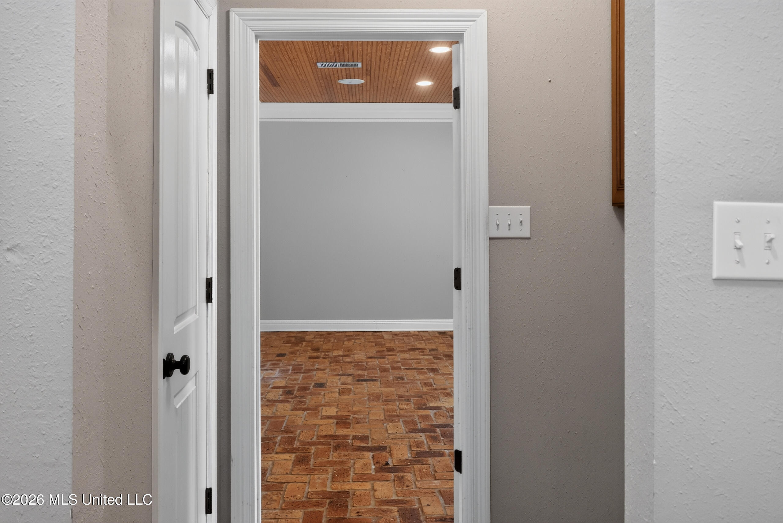 6717 Westwind Drive Property Photo 34