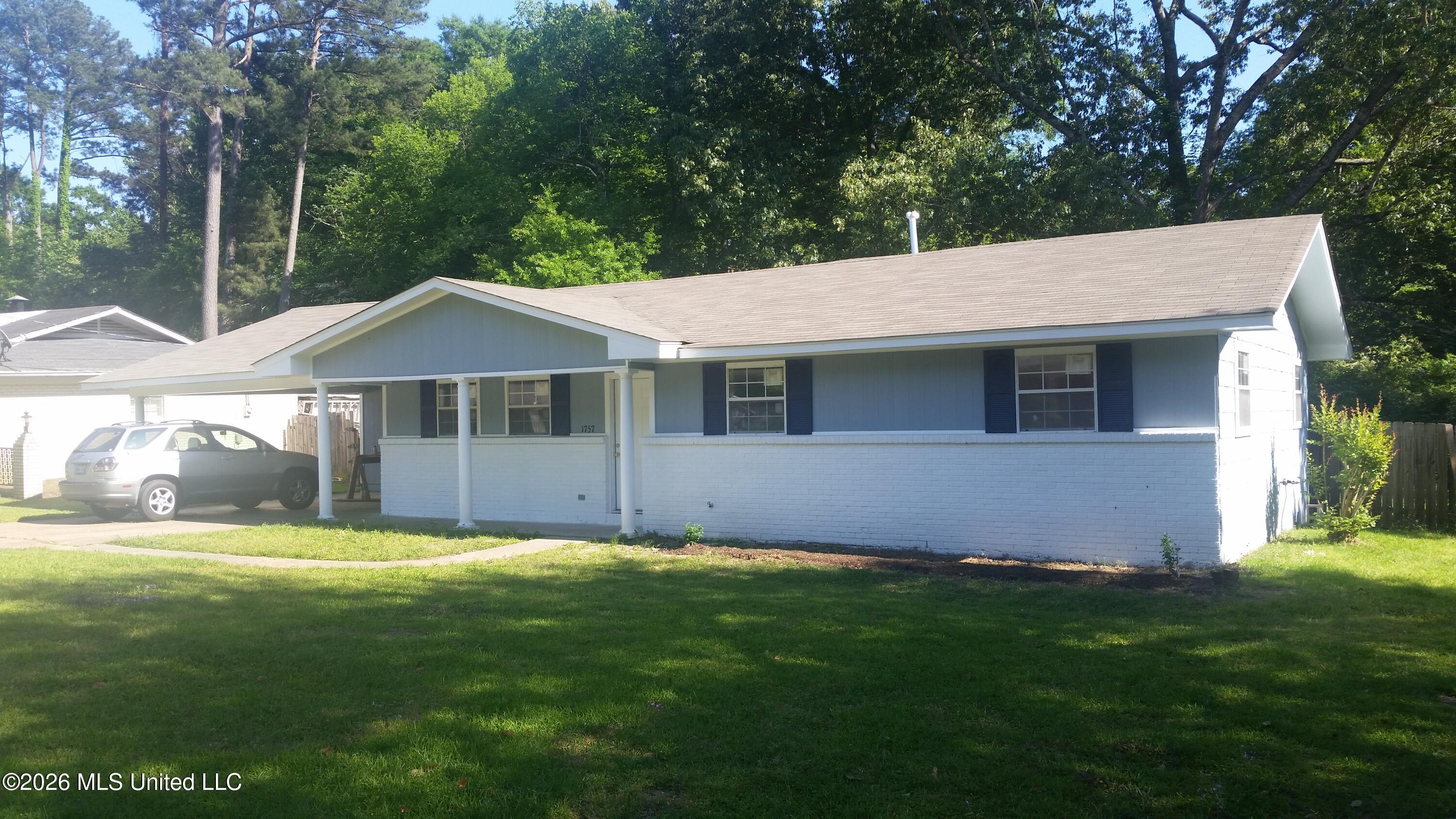 1757 Southhaven Circle Property Photo 2