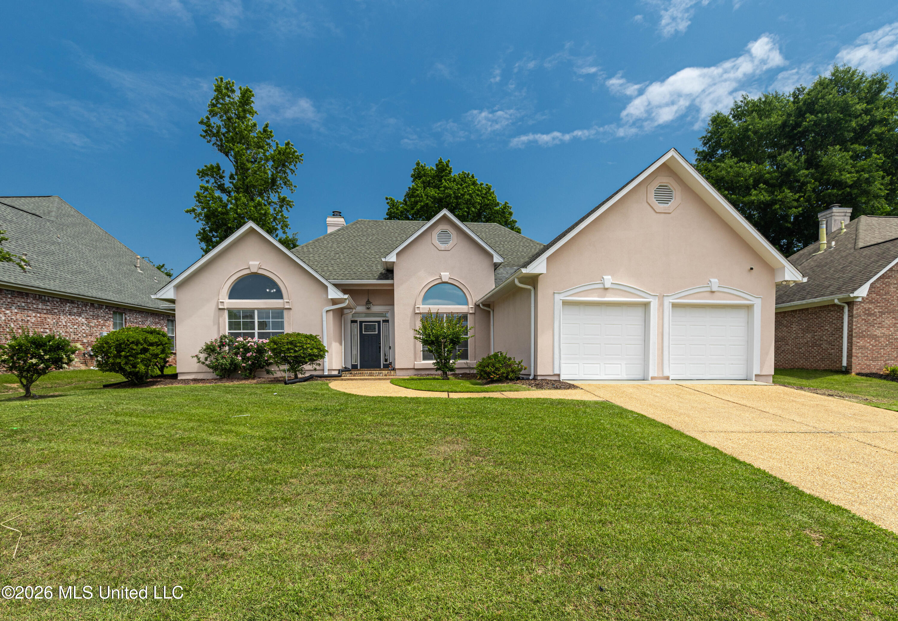 607 Castlewoods Boulevard Property Photo 1