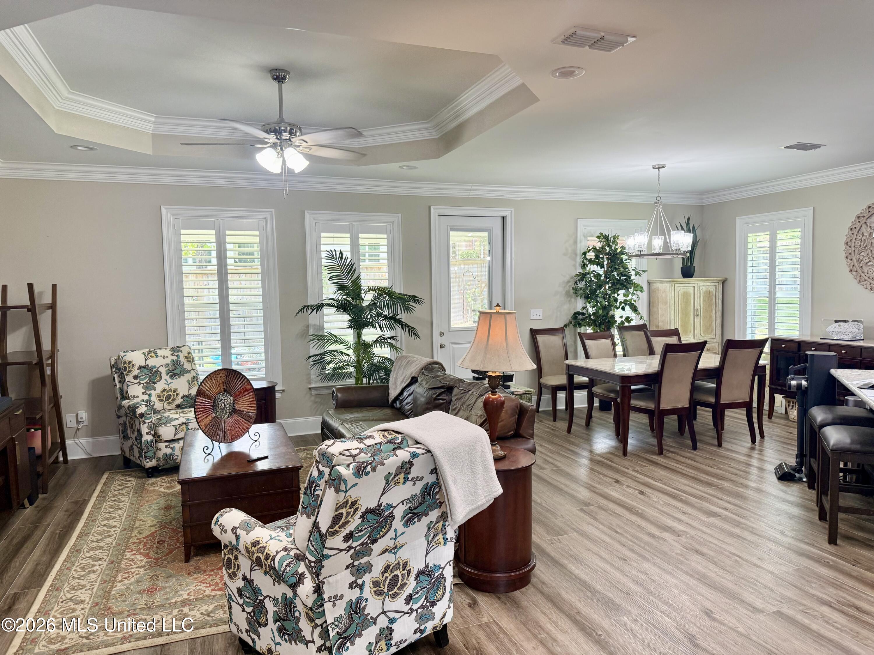 886 Maili Place Property Photo 3