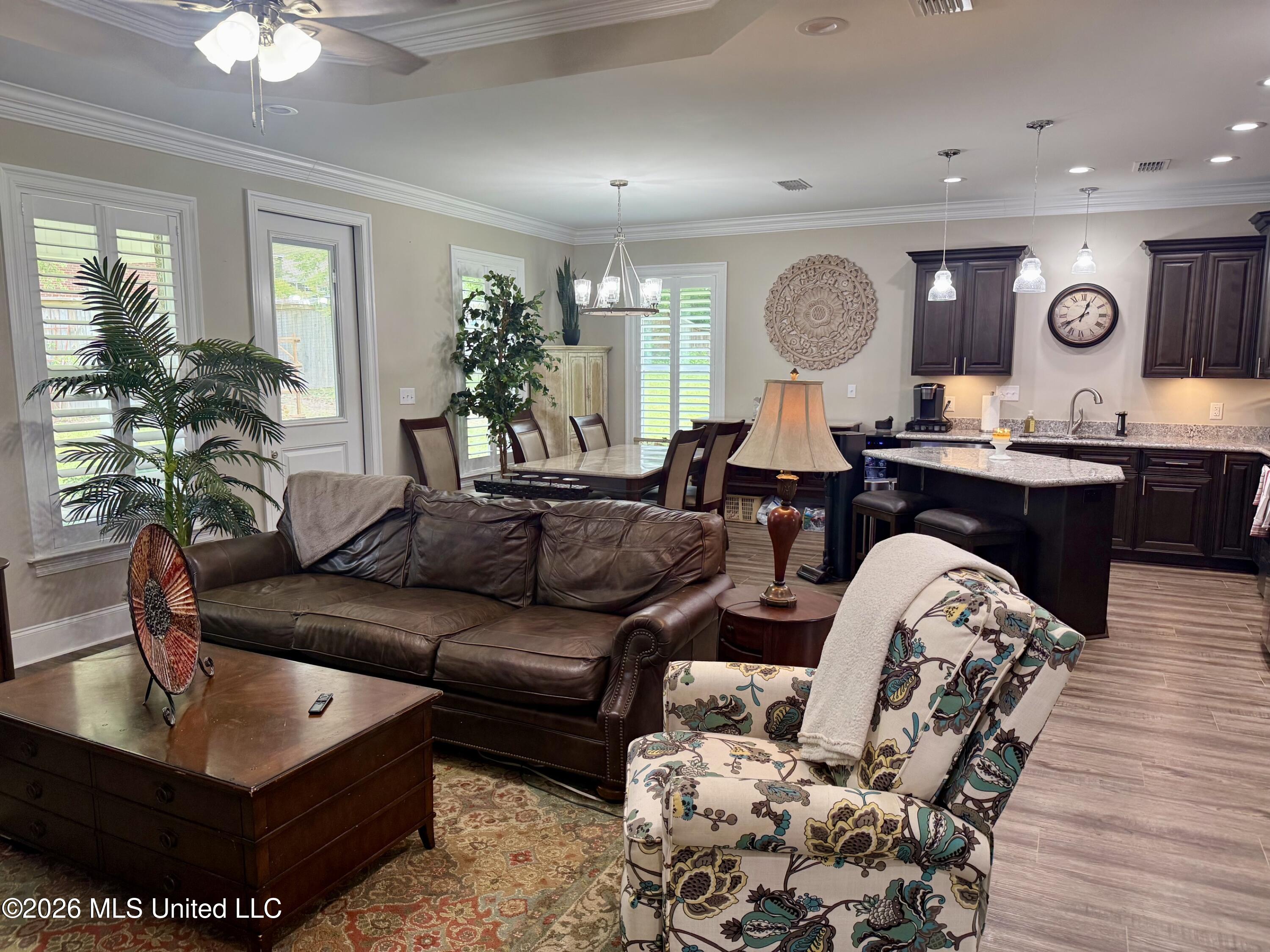 886 Maili Place Property Photo 4