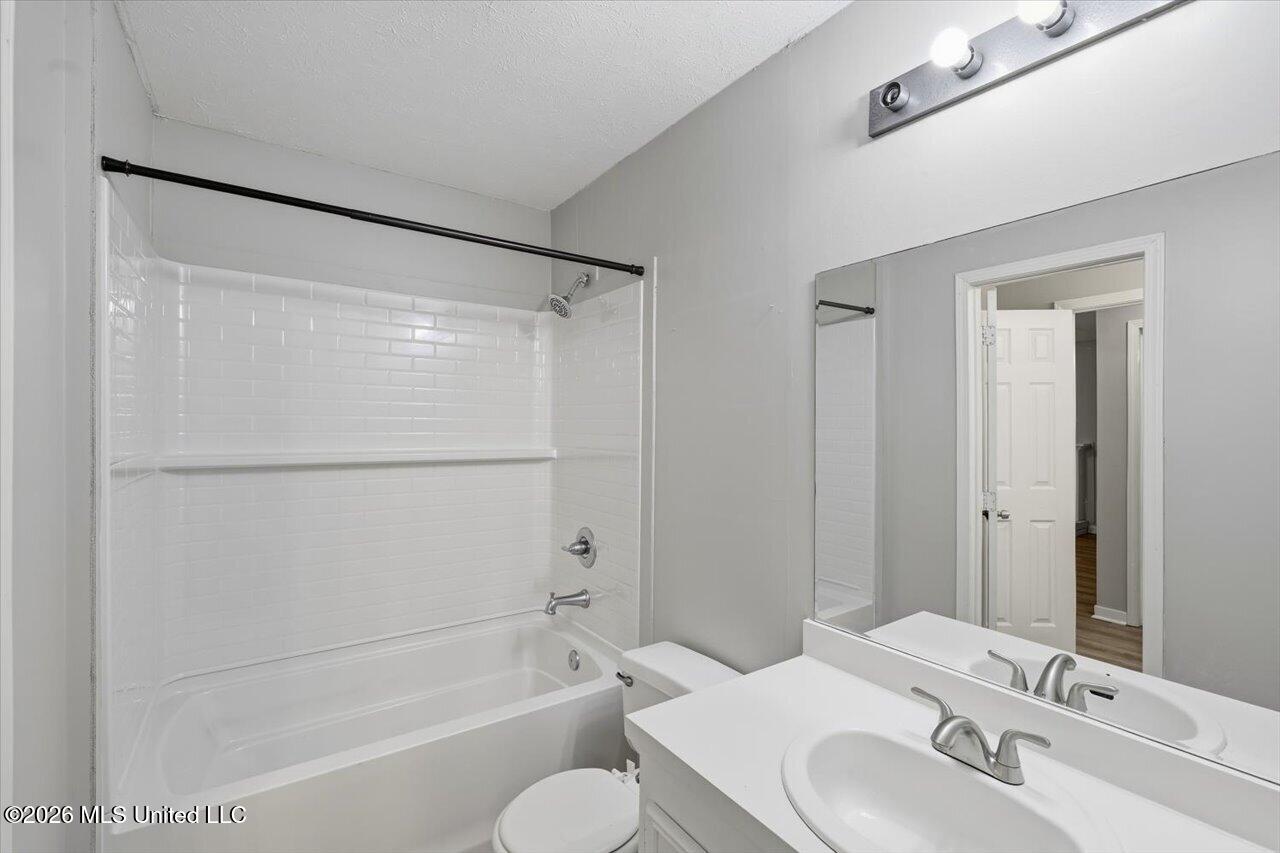 1427 Chelsea Lane Property Photo 25