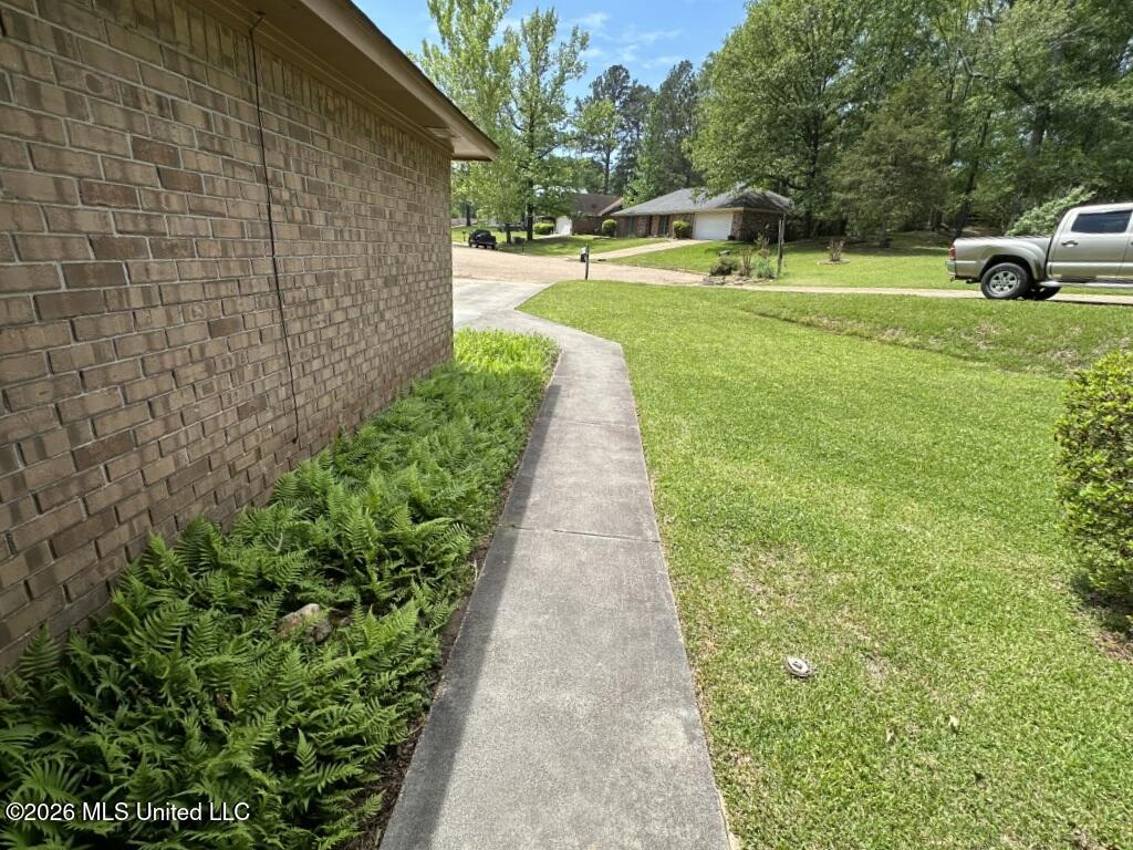 232 Forest Valley Drive Property Photo 25